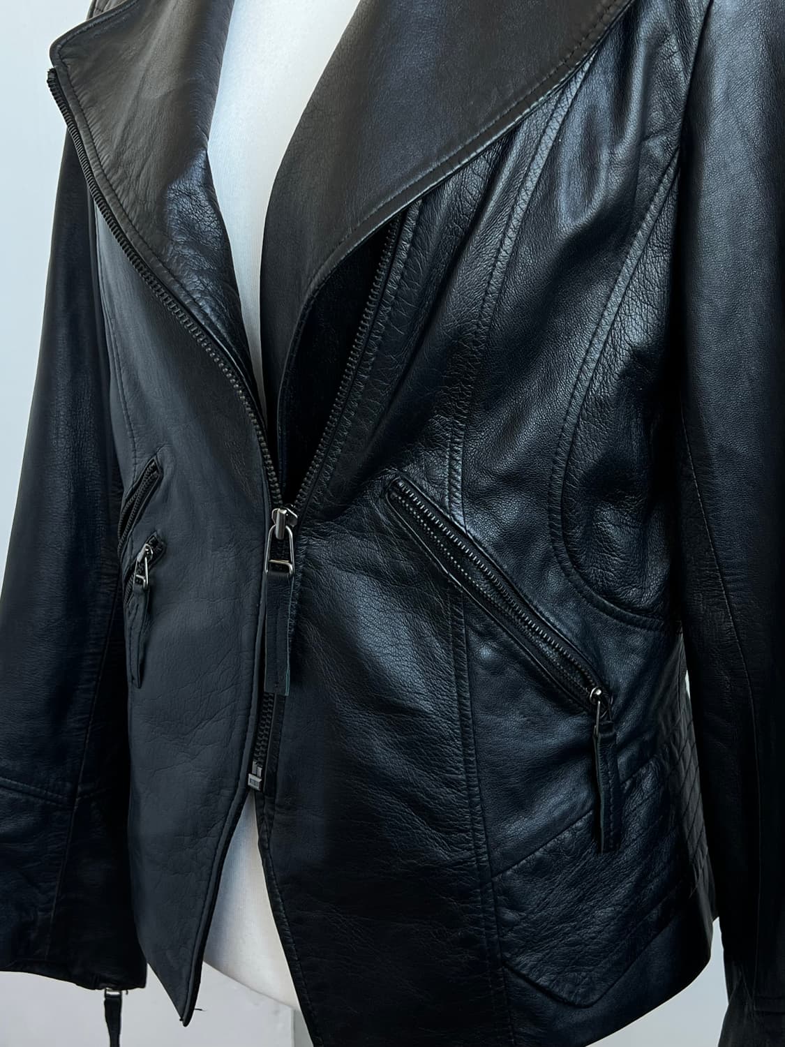 Diagonal cut leather jacket 상품이미지4