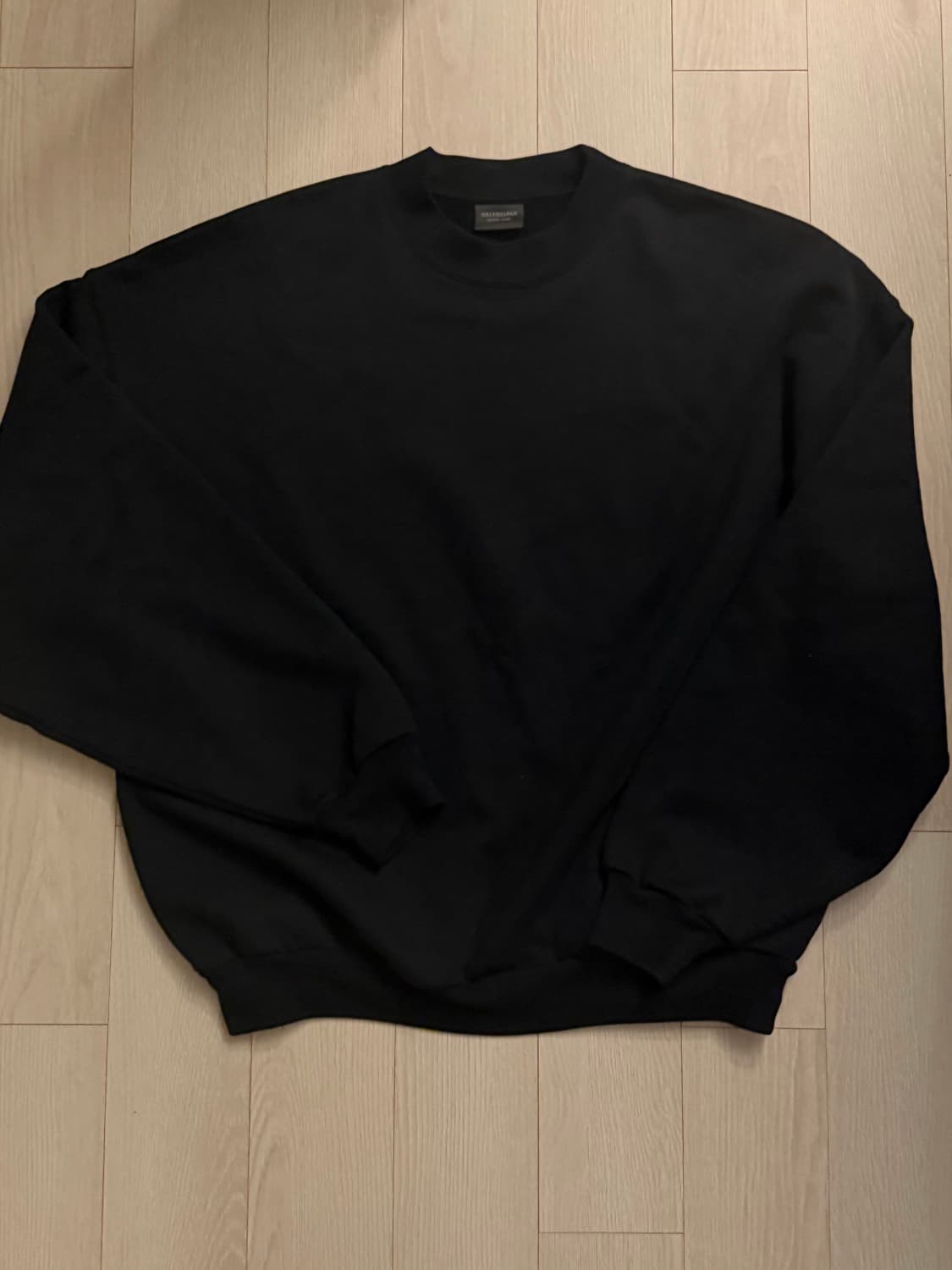 발렌시아가 케어라벨 맨투맨 m사이즈 상품이미지1