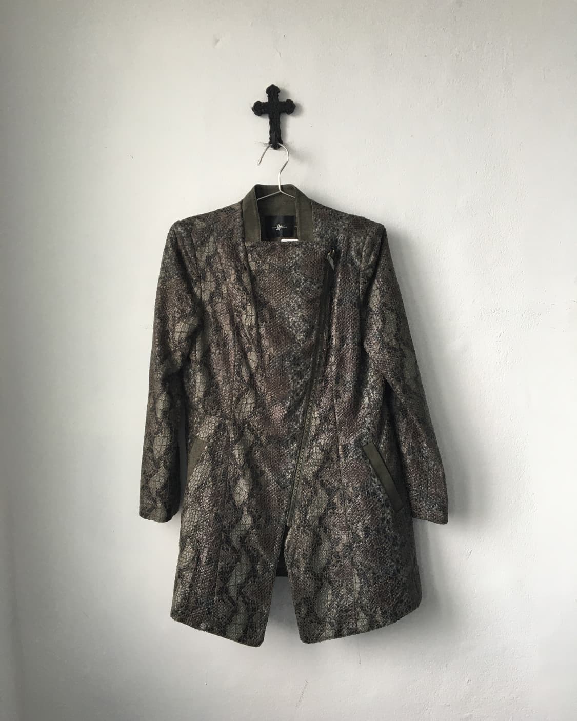 Python pattern jacket 상품이미지2