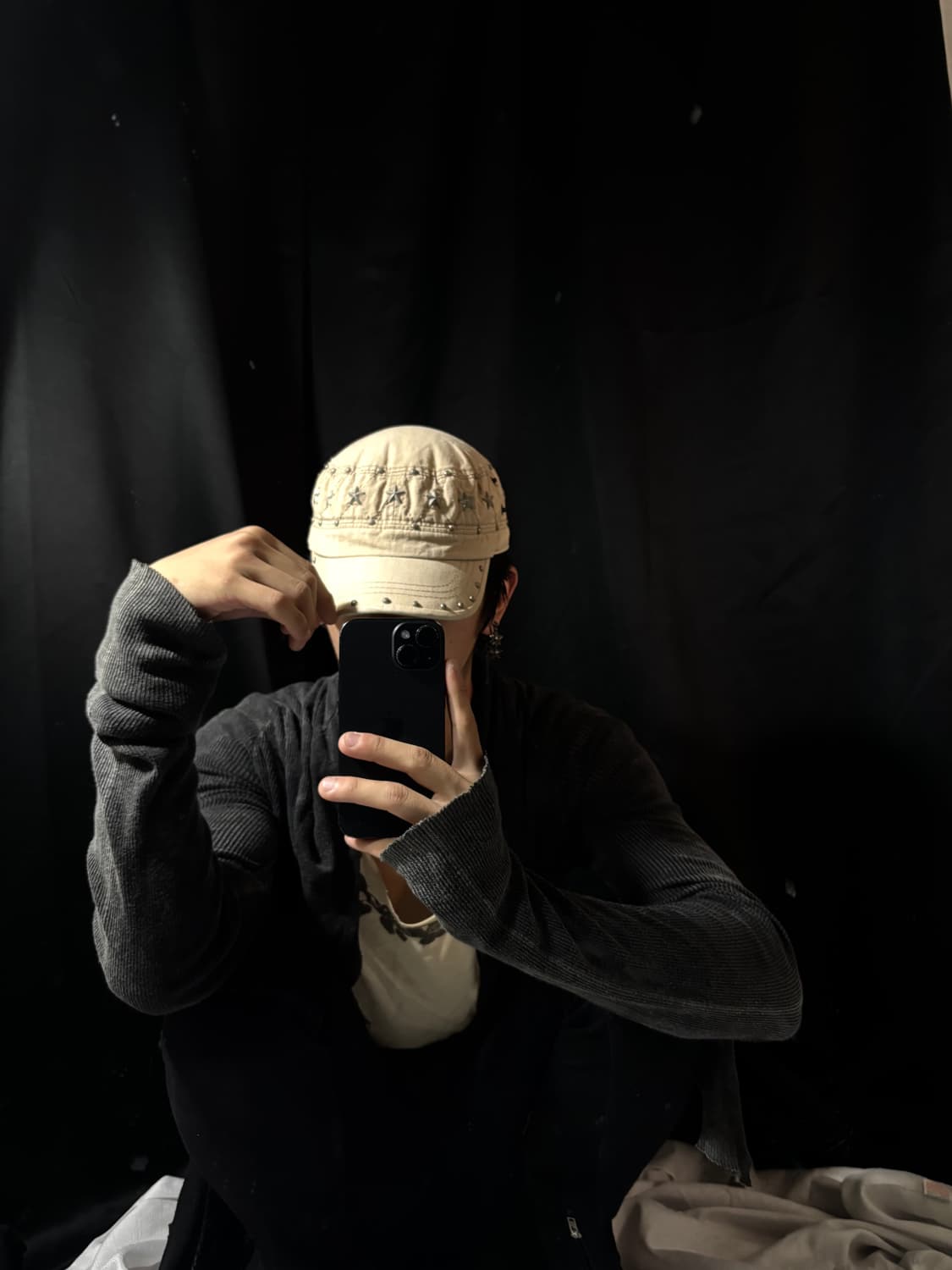 “Unknown” Star Stud Beige Cap 상품이미지1