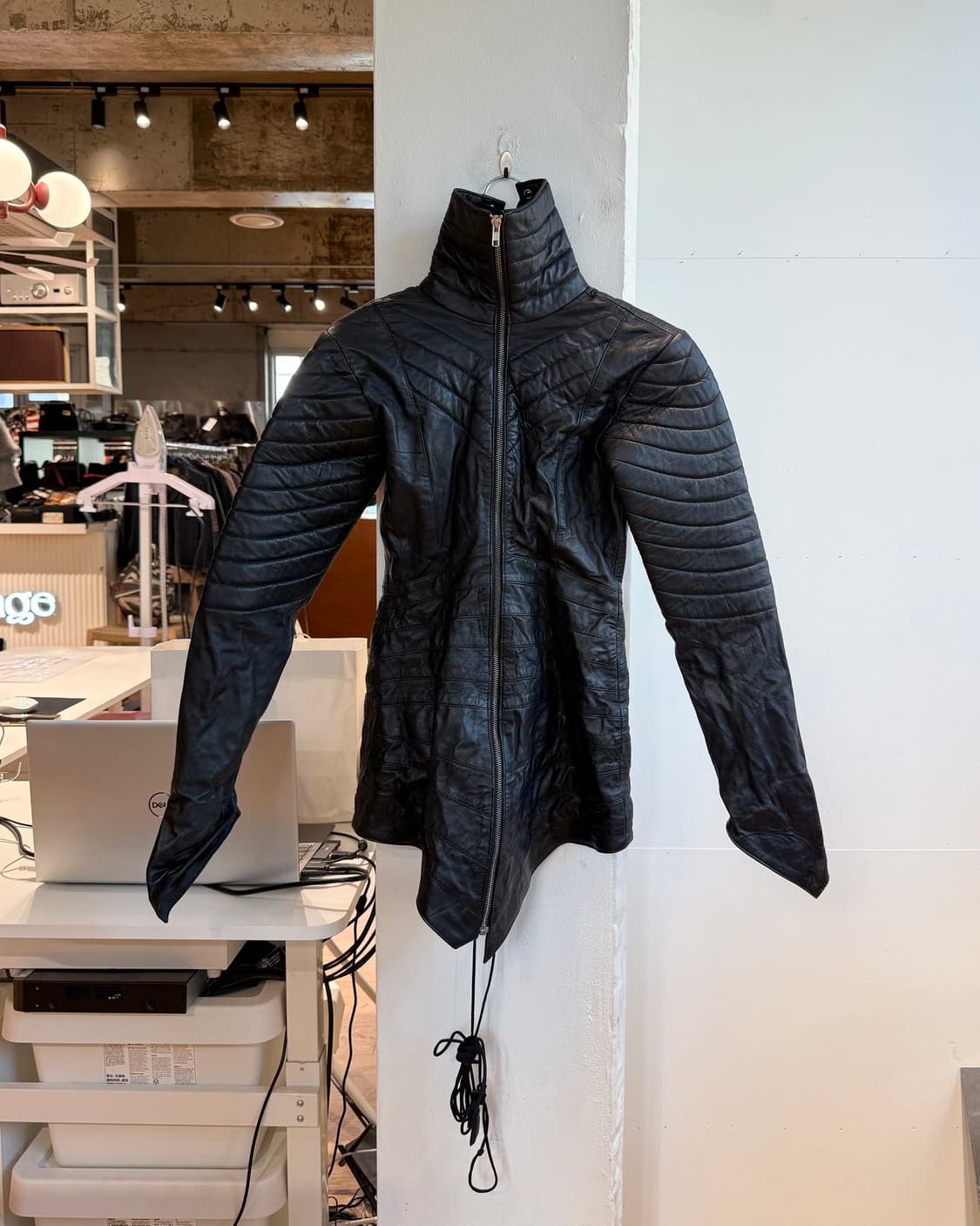 vtg 블랙 레더 컷아웃 자켓  상품이미지2