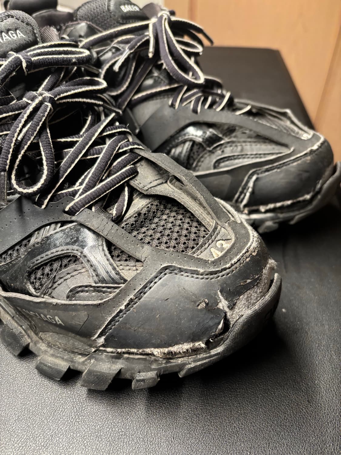 발렌시아가 트랙 43사이즈 판매 상품이미지4