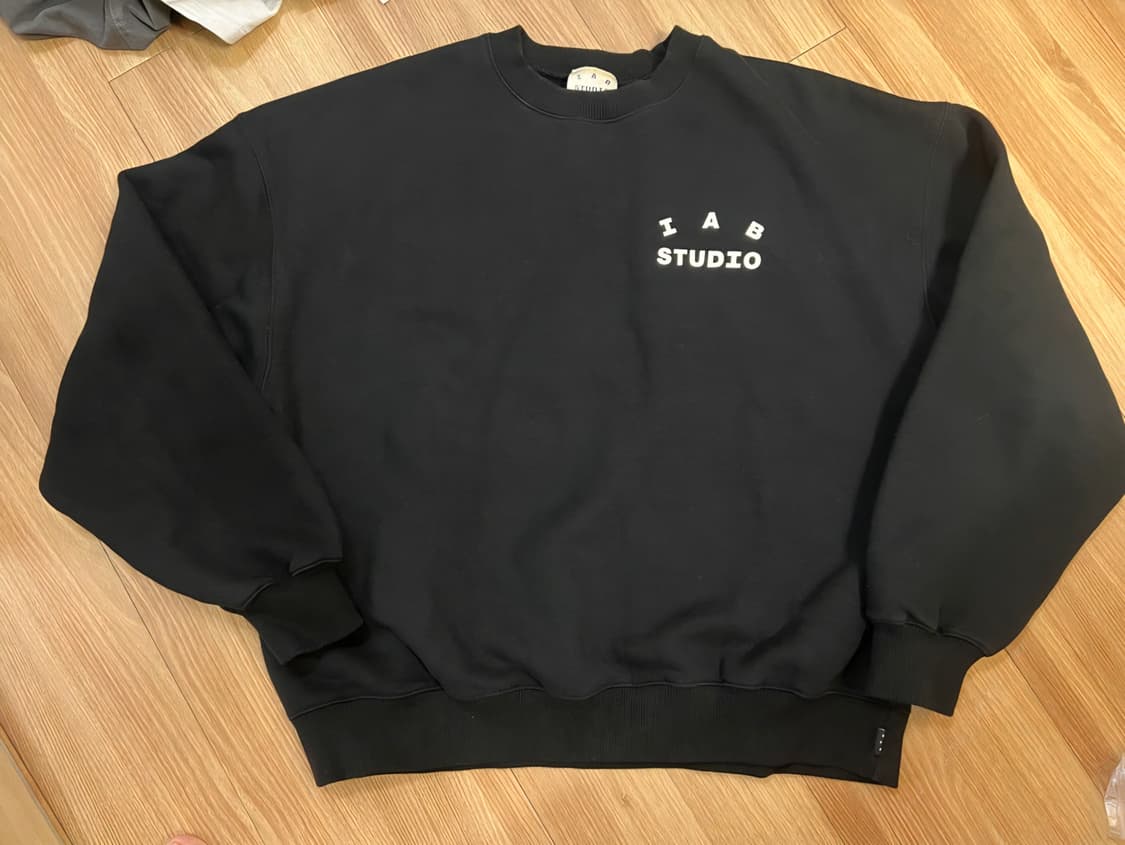 아이앱스튜디오 불랙 맨투맨 L 상품이미지1