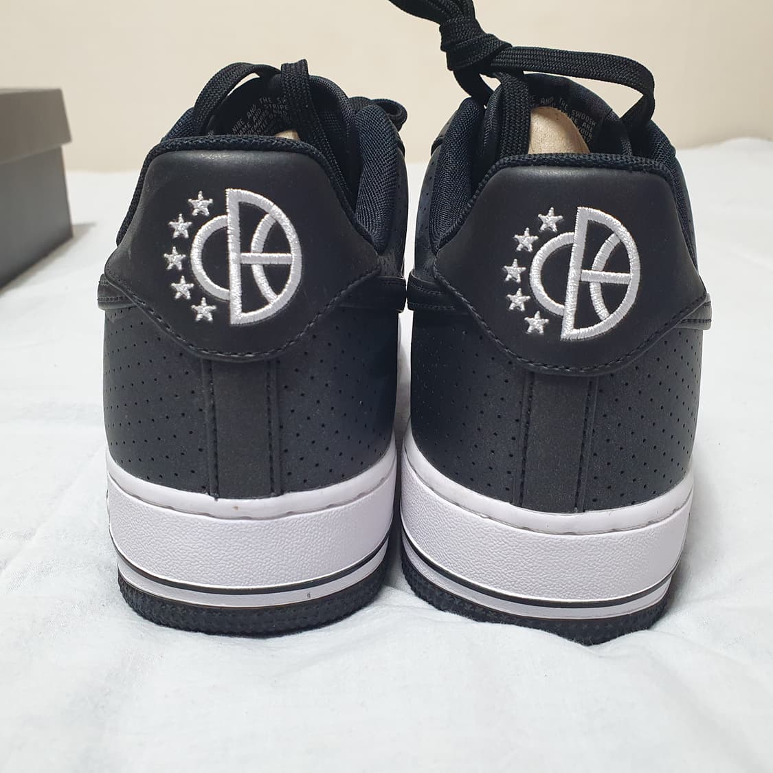  나이키 에어포스 1 퍼포레이티드 1992 드림팀 718152-014 상품이미지4