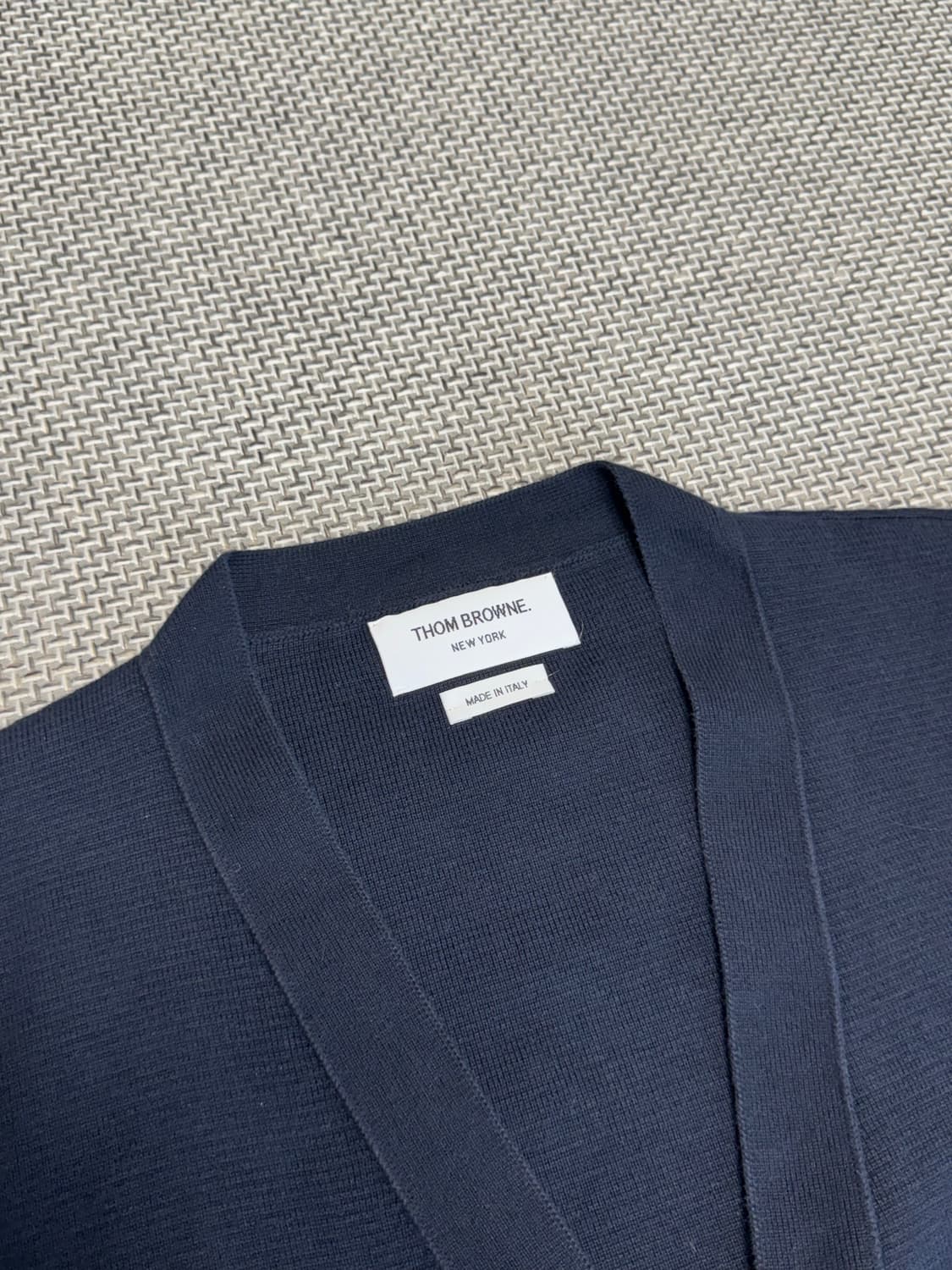 톰브라운 밀라노스티치 금장 가디건 상품이미지2