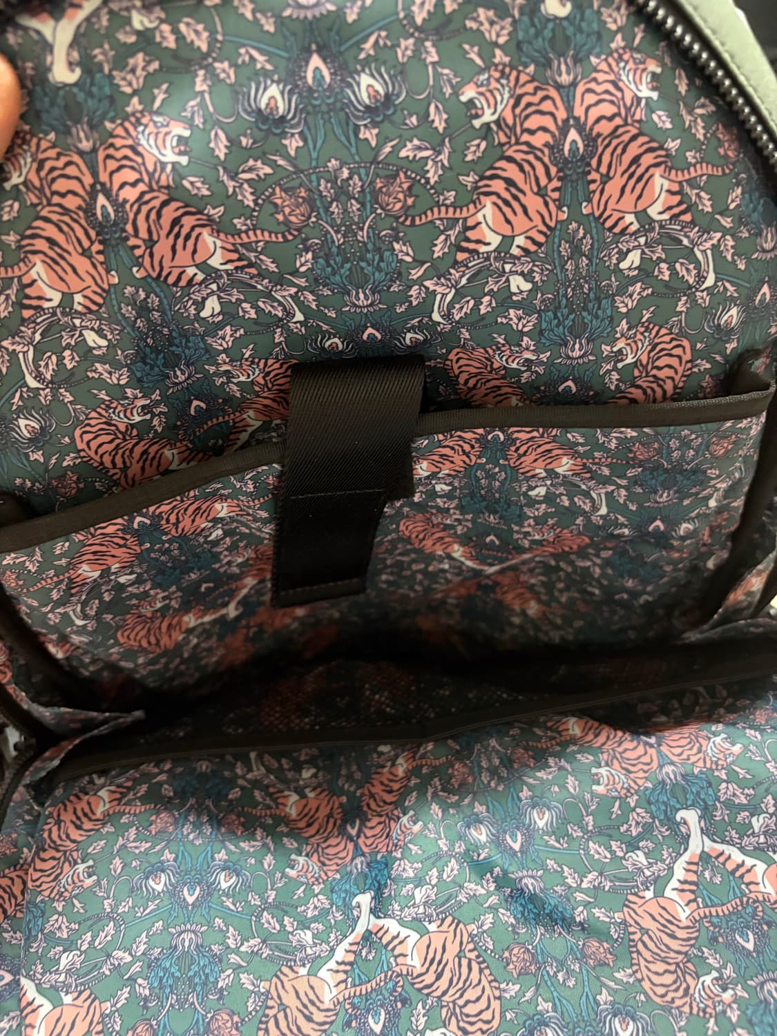 오니츠카타이거 백빽 상품이미지4