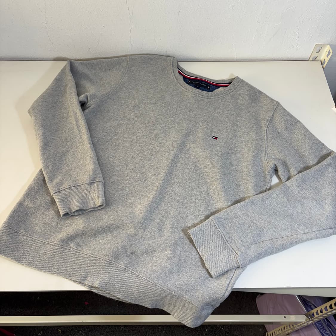 90 S 타미힐피거 그레이 스몰로고 면 맨투맨 남여공용 상품이미지1