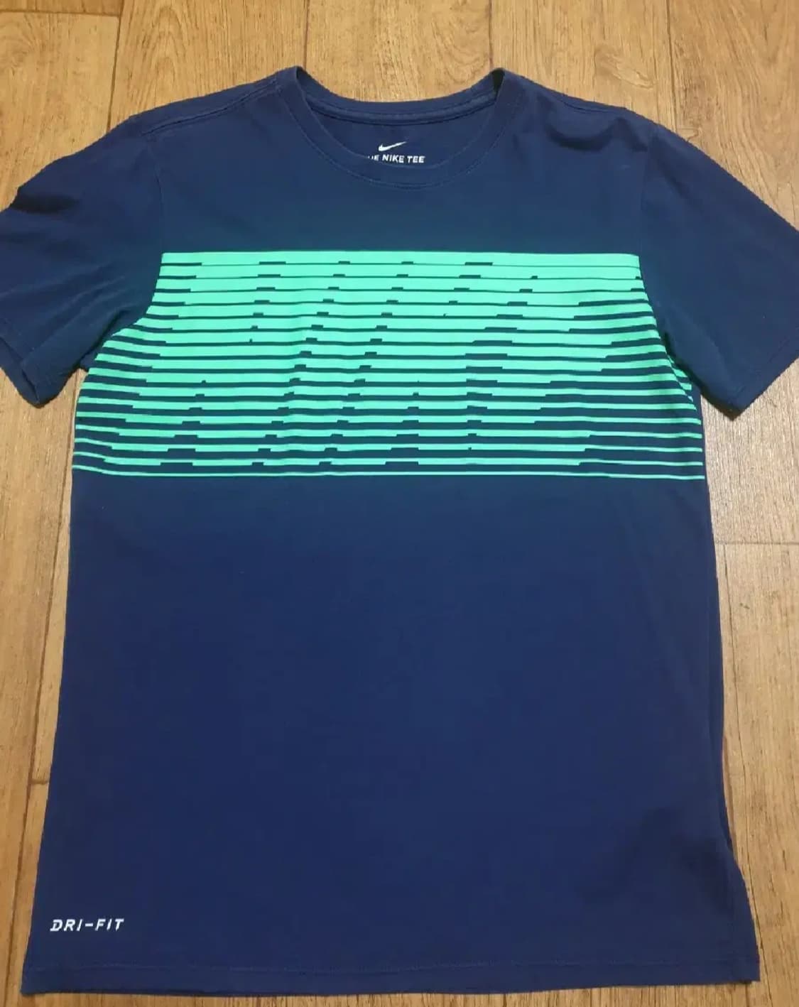 나이키 반팔티 90 사이즈입니다 상품이미지1