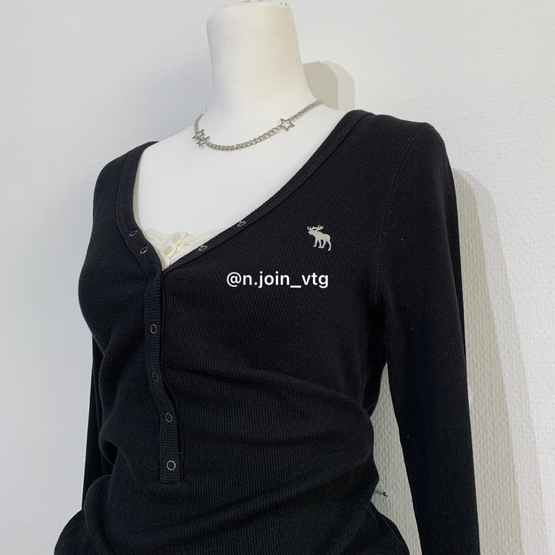 아베크롬비 헨리넥 블랙 롱슬리브 상품이미지2