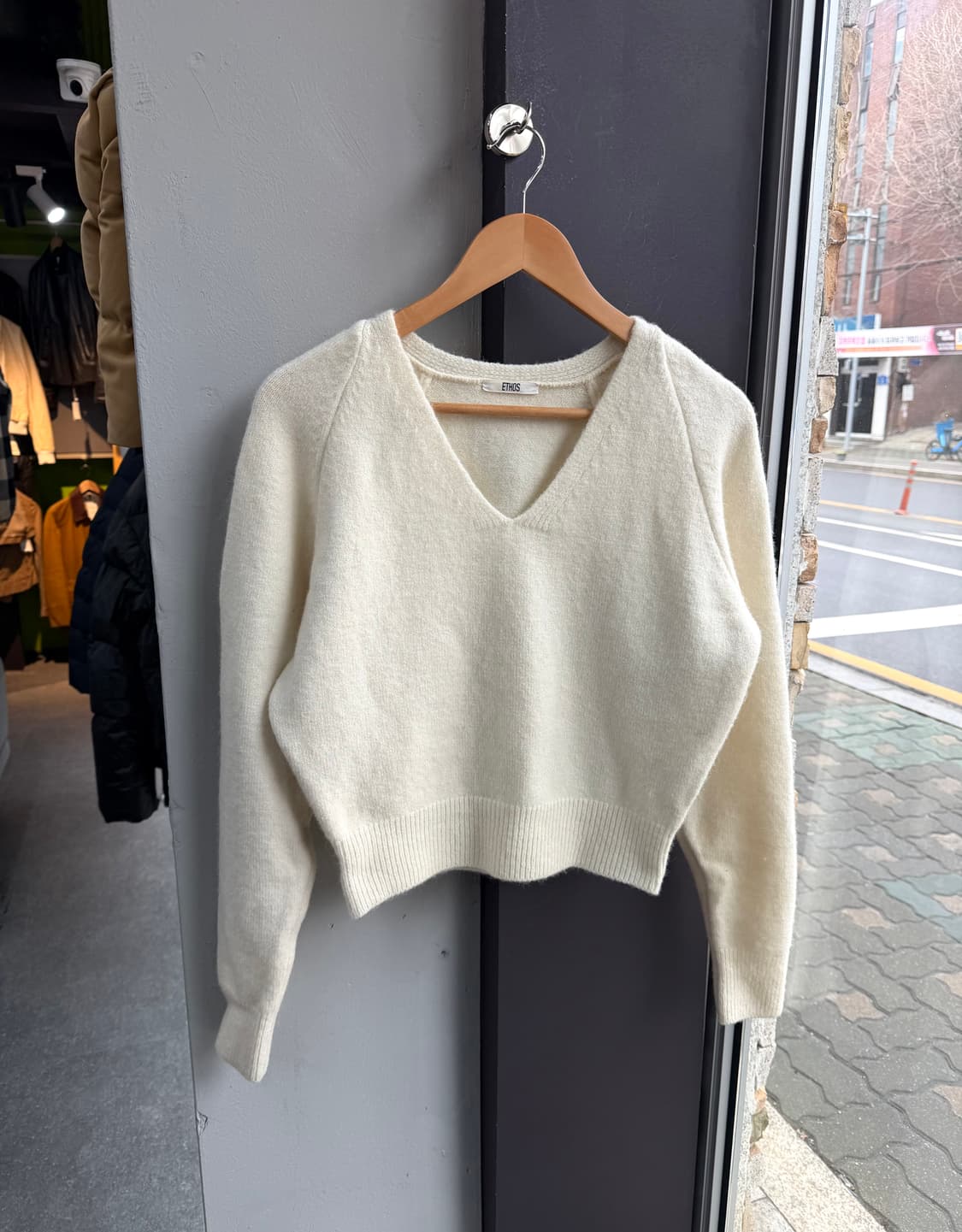 에토스 브이넥 울 니트 상품이미지2
