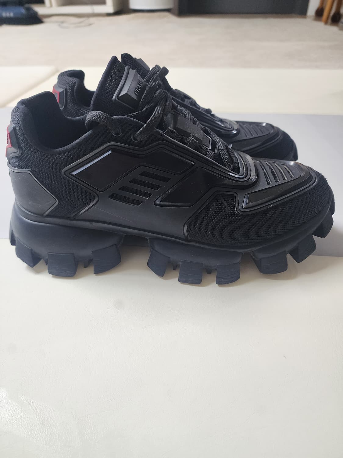 프라다 클라우드버스터 썬더 블랙 색상 6.5 상품이미지4