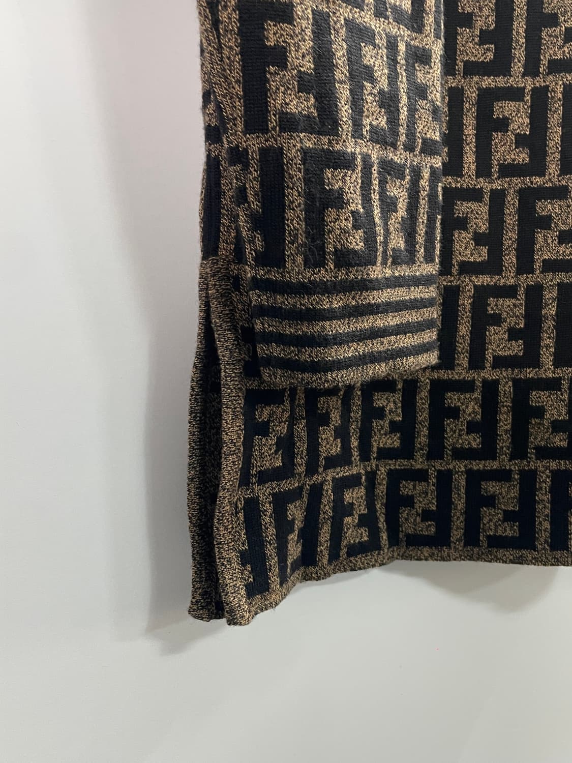 펜디 주카패턴 울 라운드 니트 (on.580)   상품이미지4