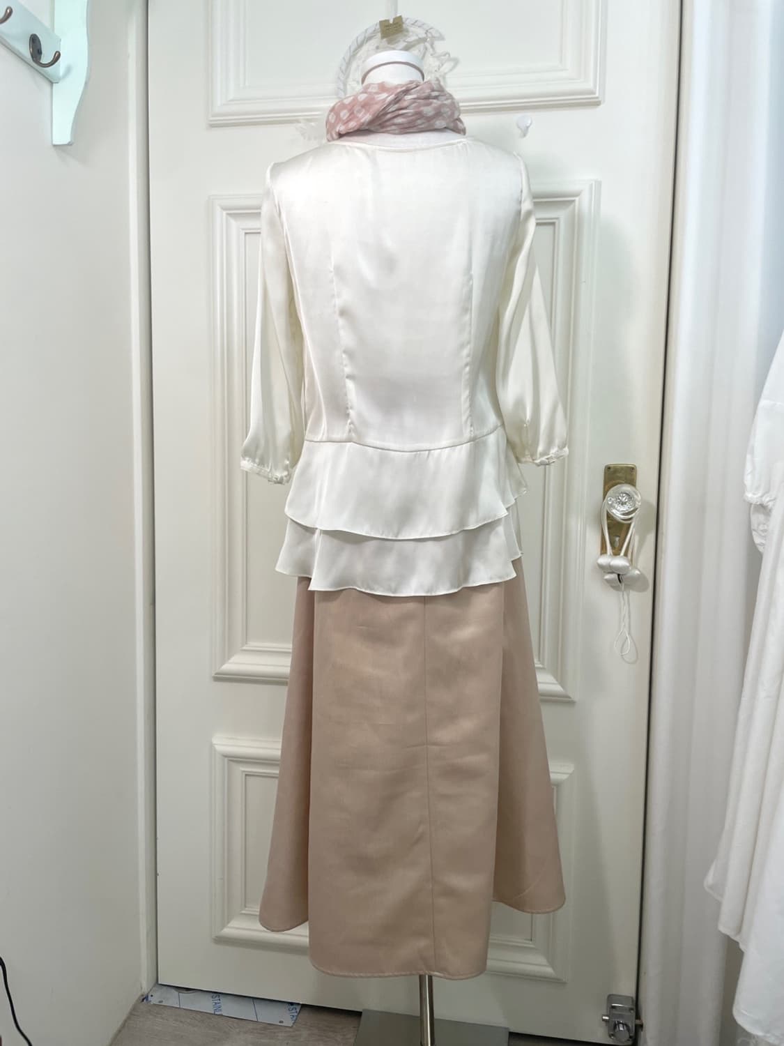 ivory satin pleats ruffle blouse(size-S) 상품이미지10
