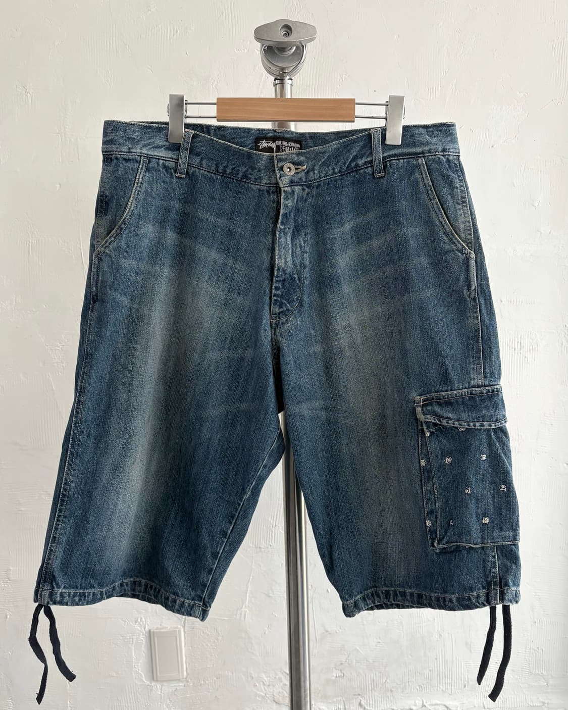 Stussy 스투시 00‘s 로고 데님 카고 숏츠 상품이미지1