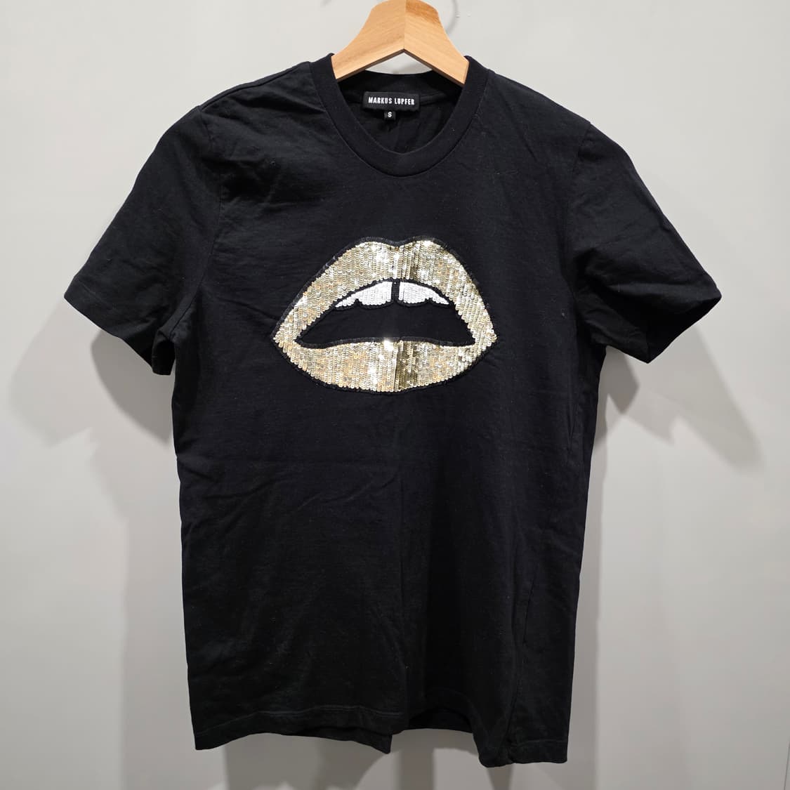 마커스루퍼 골드 시퀸립 반팔 티셔츠 (정품) 상품이미지1