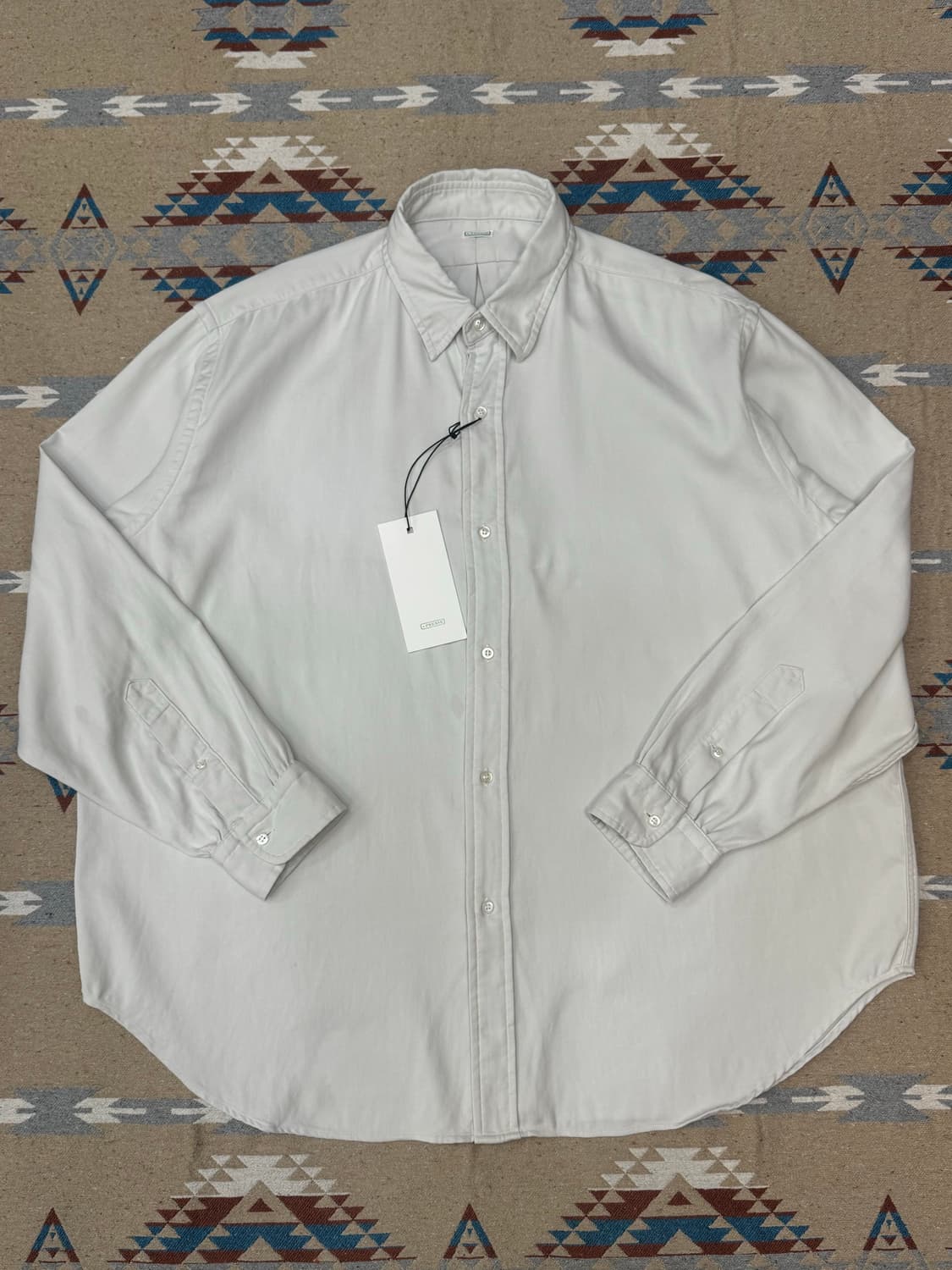 [3] 아프레쎄 더블 위브 트윌 레귤러 칼라 셔츠 에크루 - 25SS 상품이미지2