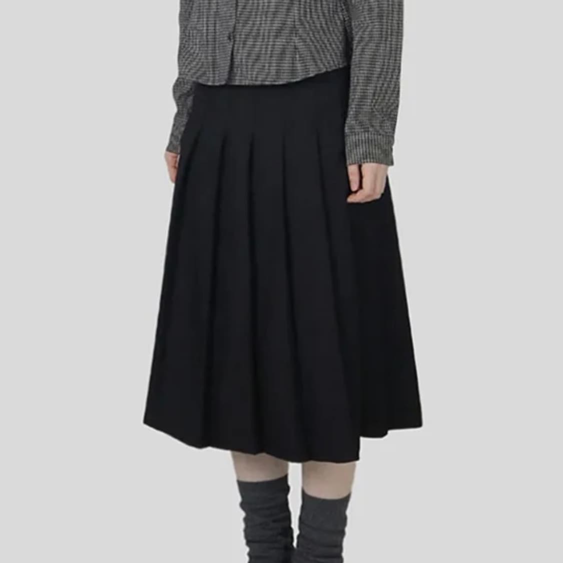 플리츠 뒷밴딩 미디 스커트 블랙 상품이미지3