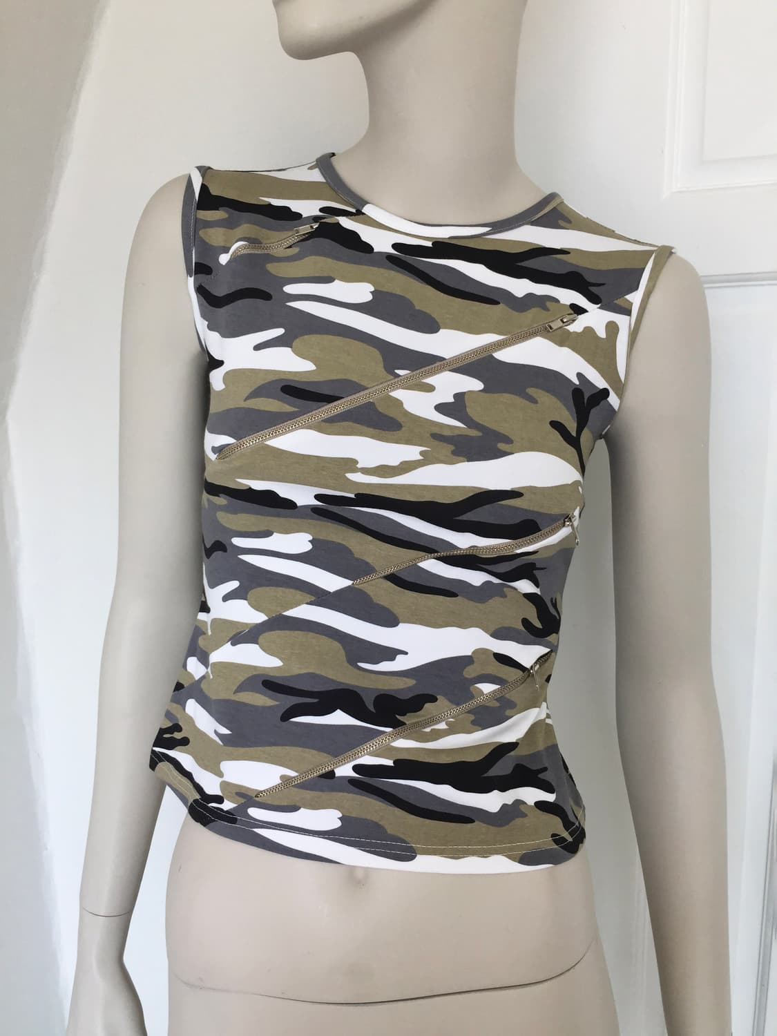 Camo Slant Zip Tank Top 상품이미지5