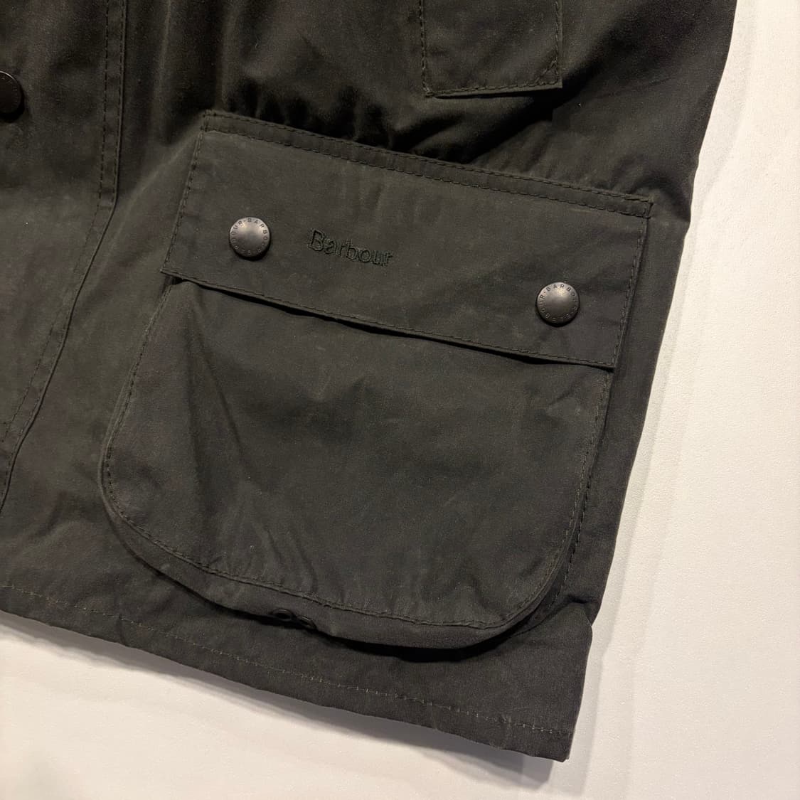 [38/97] 21ss 바버 비데일 왁스 자켓 올리브 그린 C522 상품이미지7