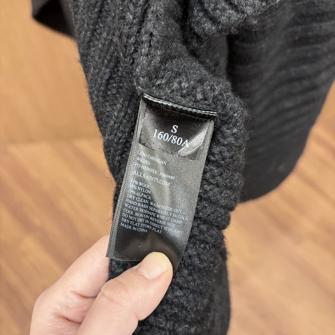 올세인츠 긴팔 니트 가디건 오픈 프론트 드레이프 립 조직 디테일 블랙 상품이미지7