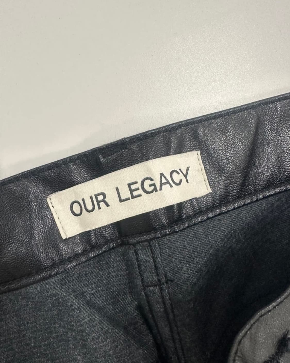 아워레가시 포멀 모터 컷 페이크 레더 팬츠 상품이미지3