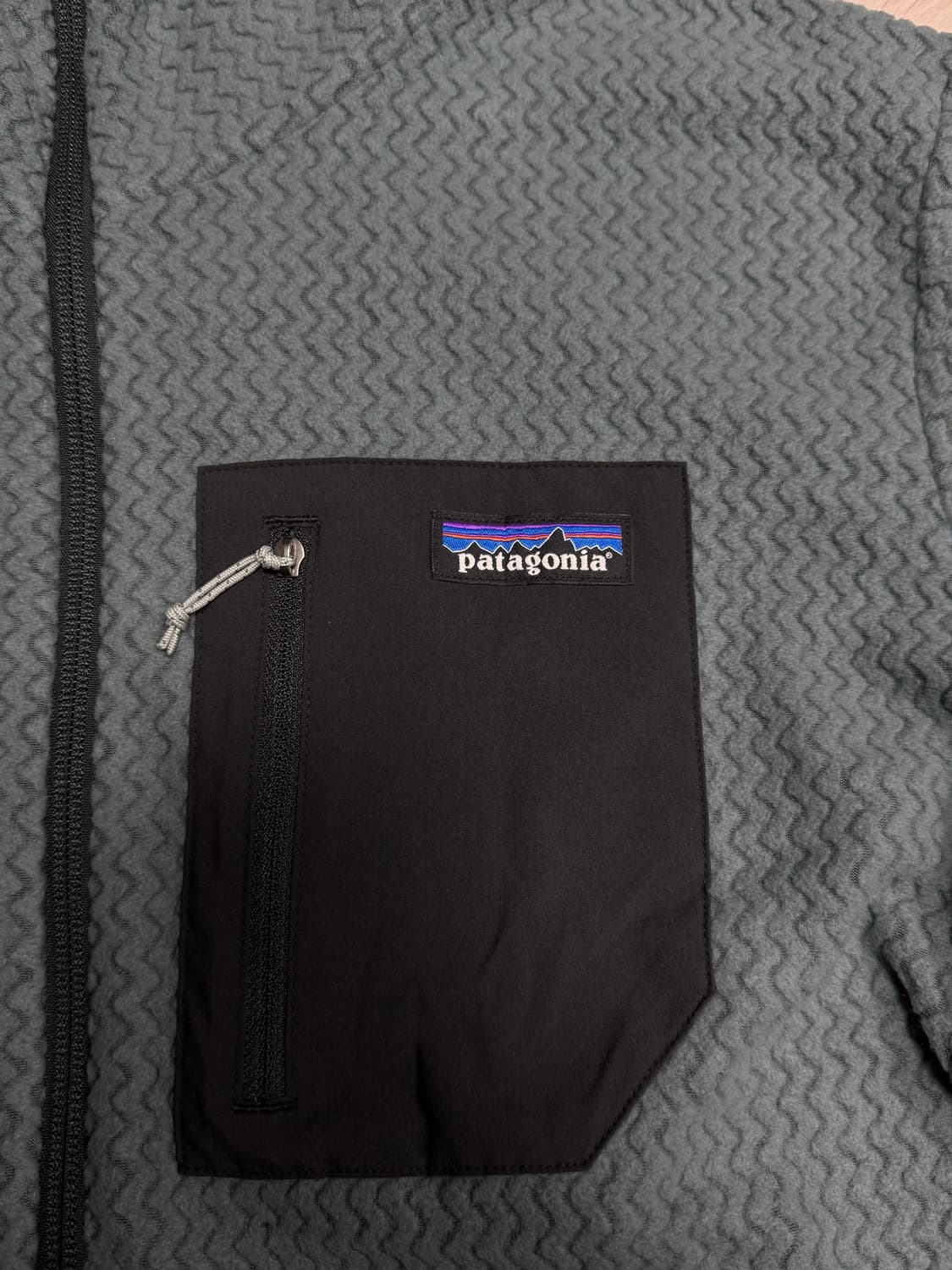 파타고니아 R1 에어 후디 L 상품이미지3