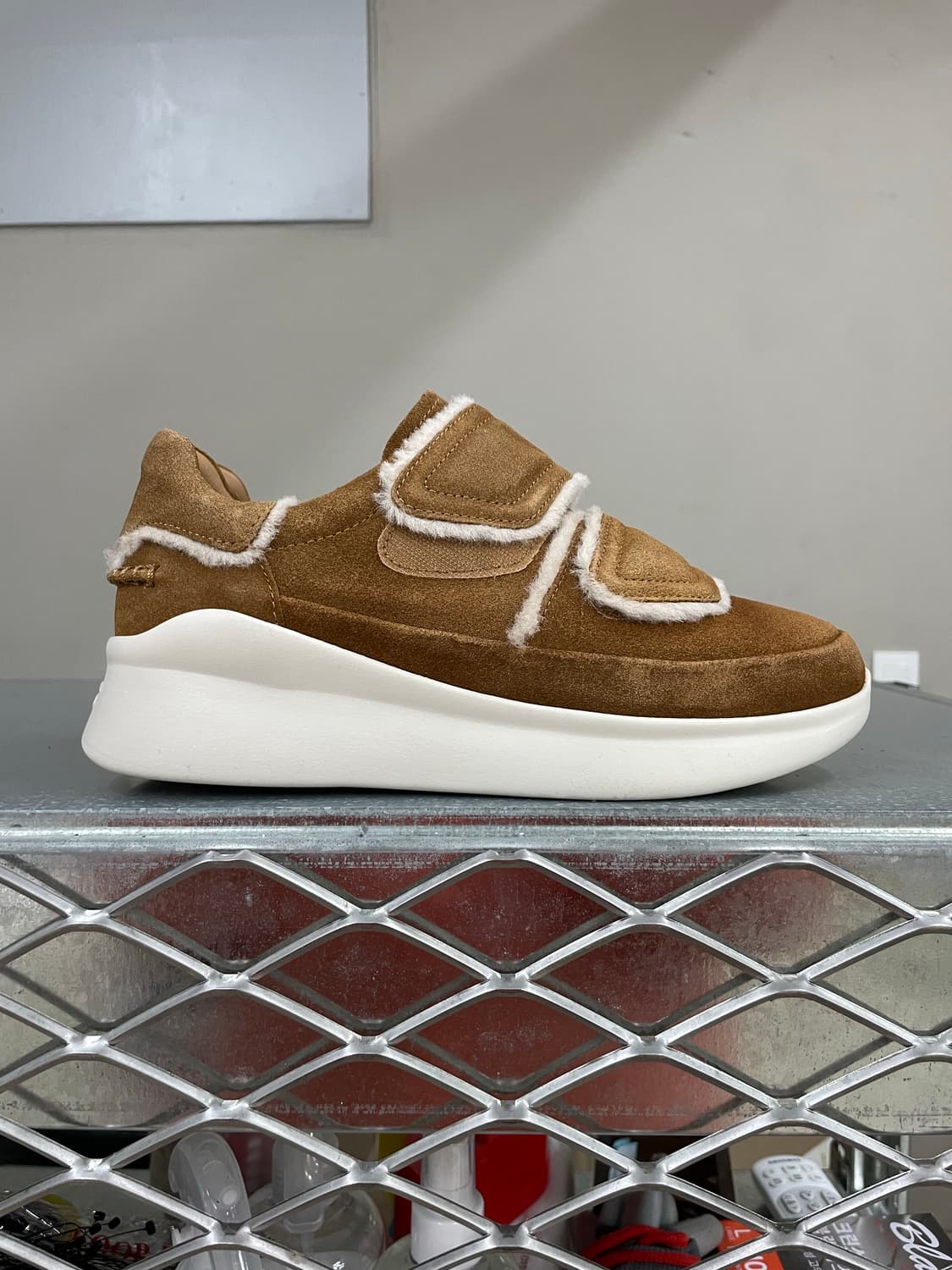 어그 애쉬비 스필 심 스니커즈 240 상품이미지4