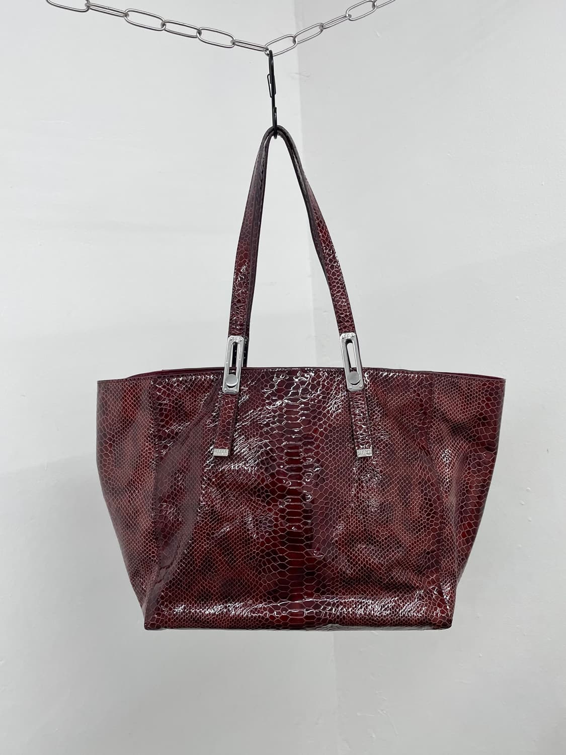 스튜어트와이츠먼 레드 파에톤 숄더백  상품이미지5