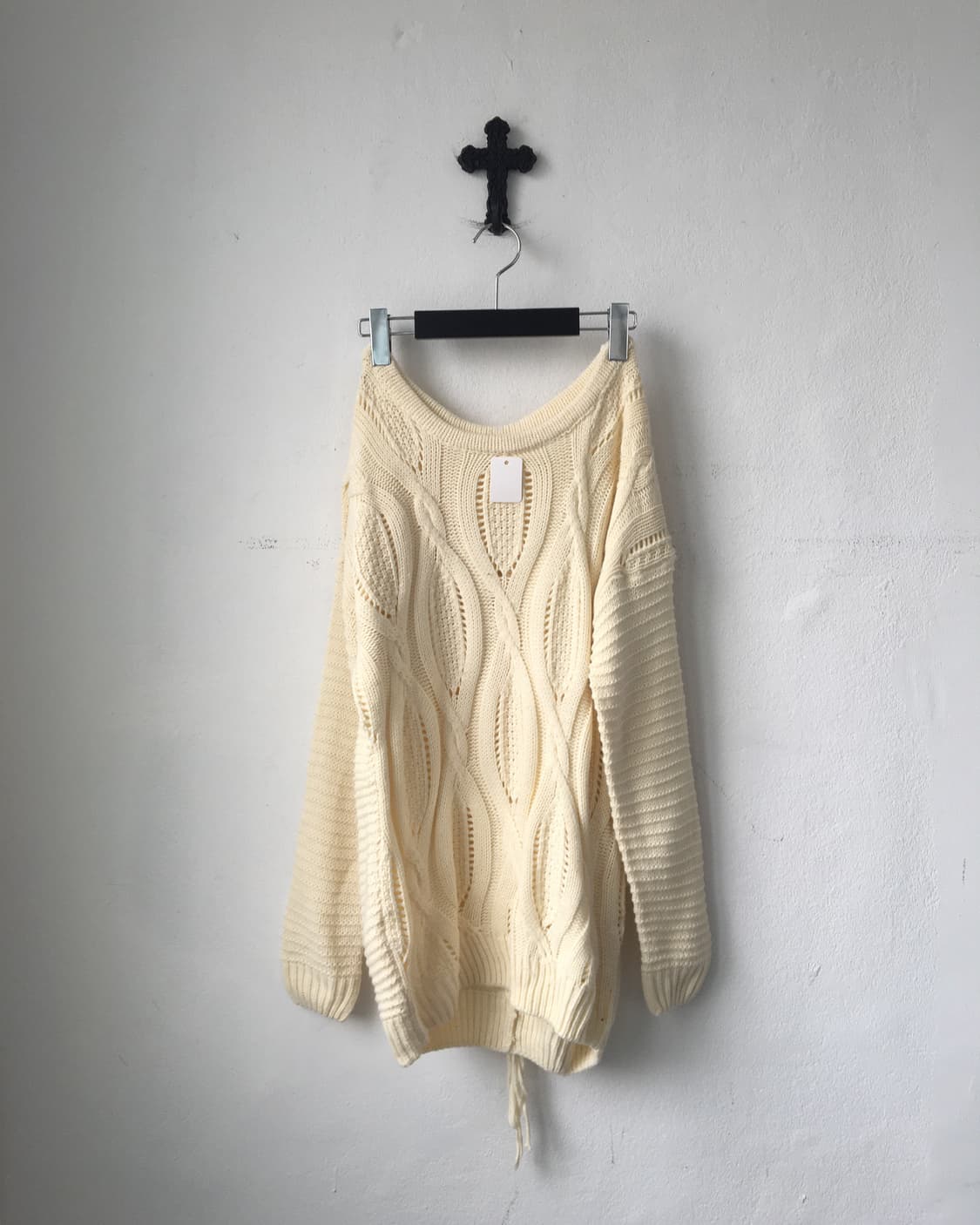 Back lace up point cable pattern knit 상품이미지3