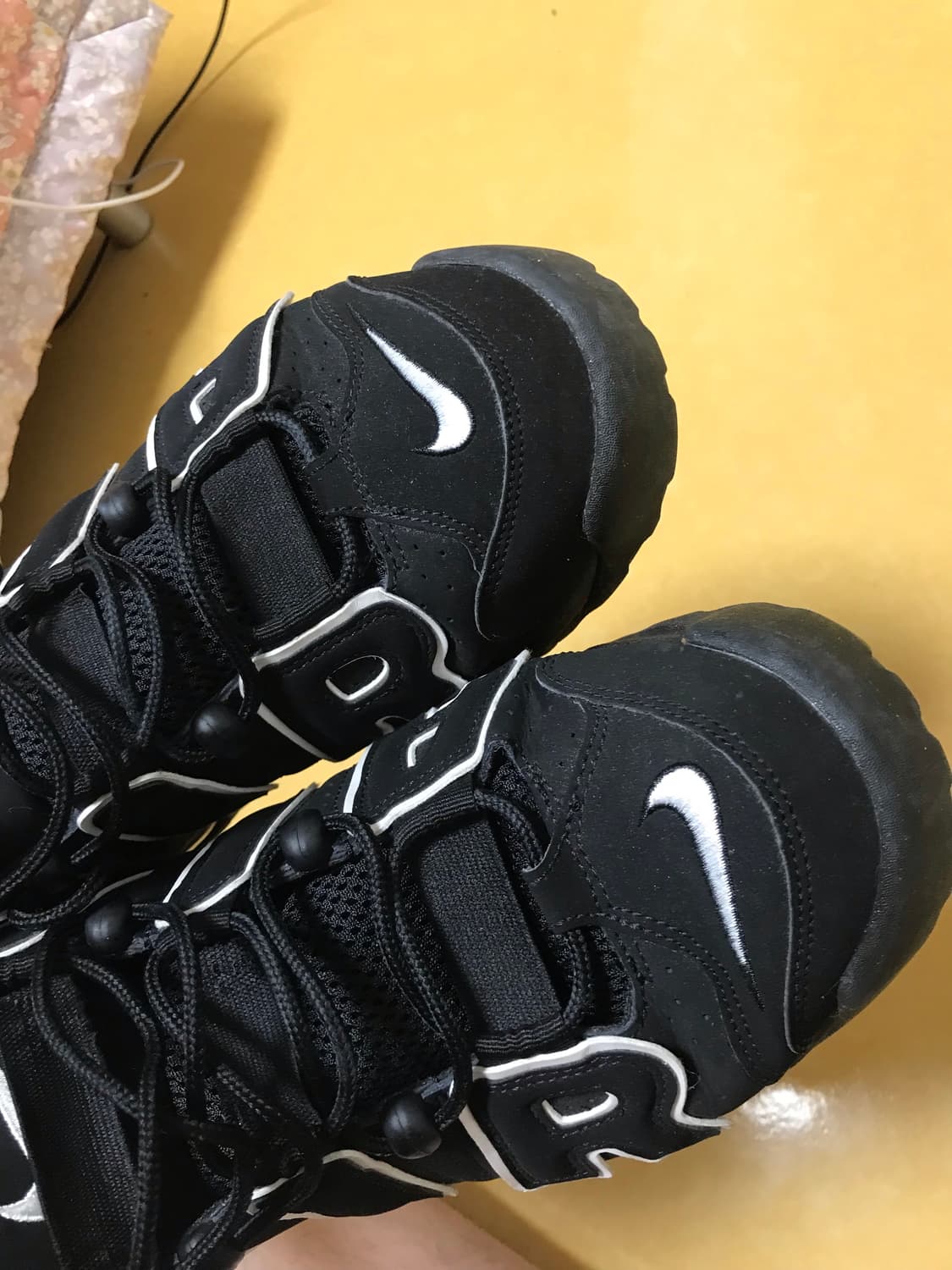 나이키 업템포 검흰 275 상품이미지6