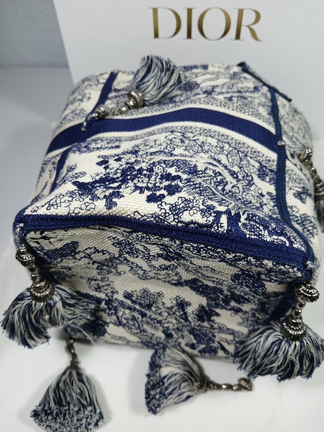 디올 디버블 버킷백 M1276VTDT 상품이미지9