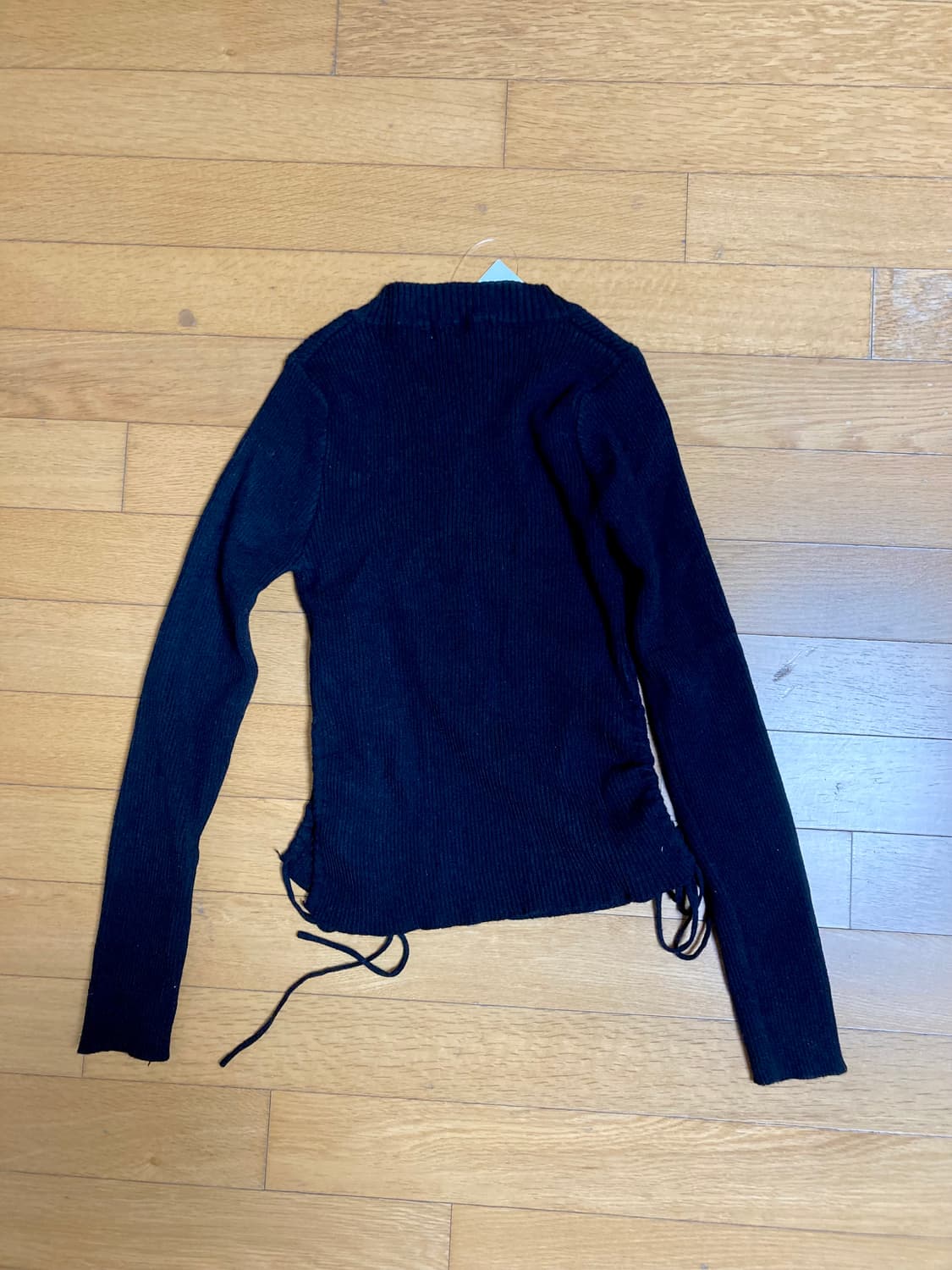 에잇세컨즈 버튼 니트 상품이미지5