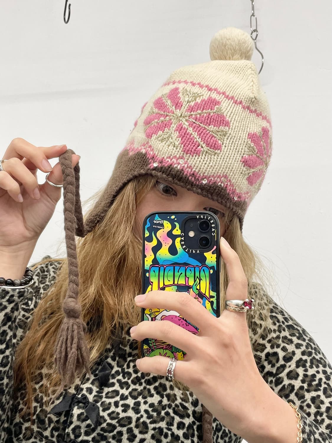 초코딸기 노르딕 방울 이어플랩 비니 상품이미지2