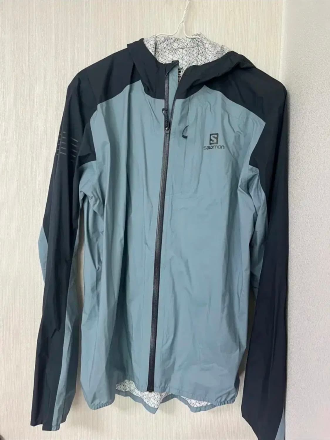 살로몬 바람막이 팝니다 상품이미지1