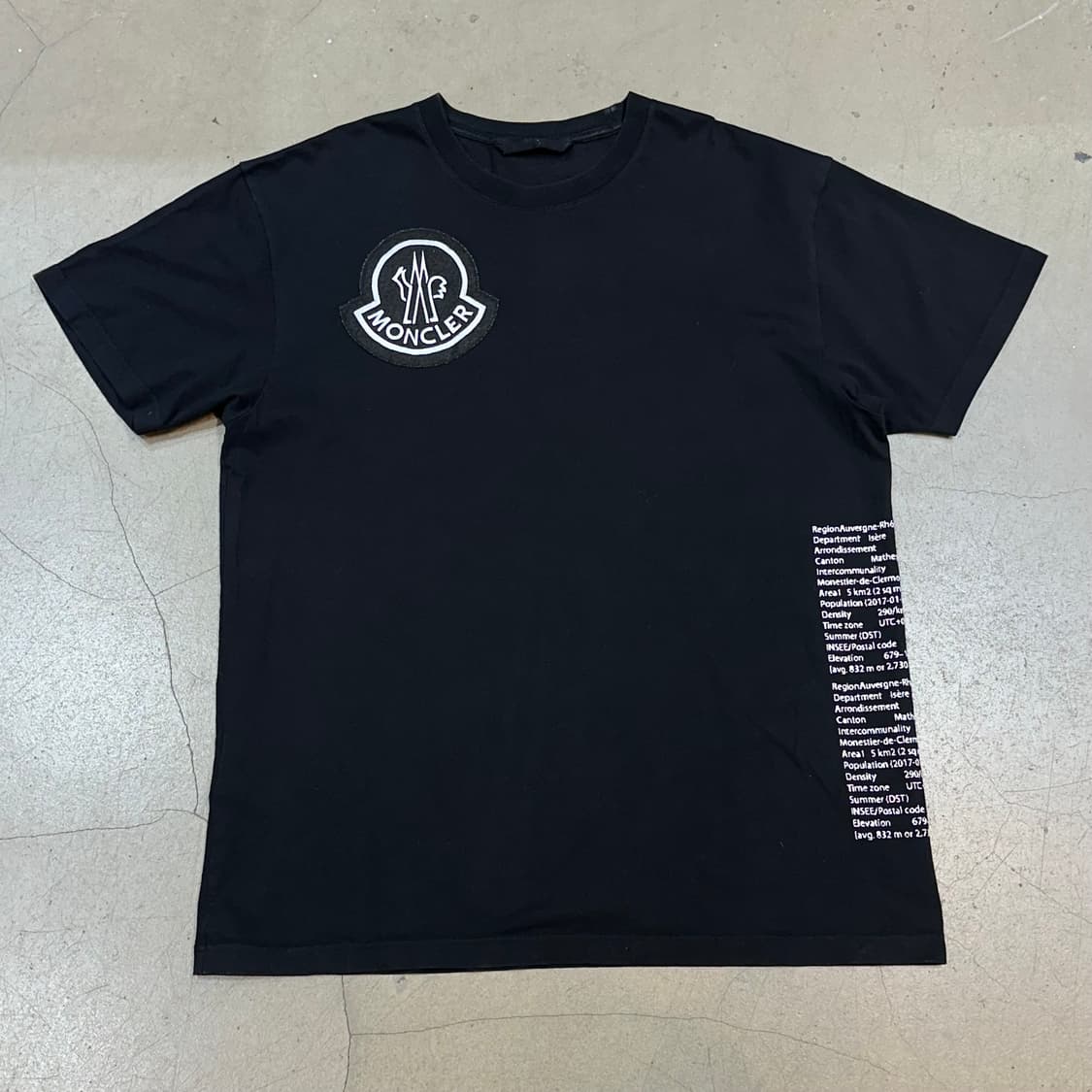 XL 몽클레어 빅로고 블랙 반팔티 상품이미지2