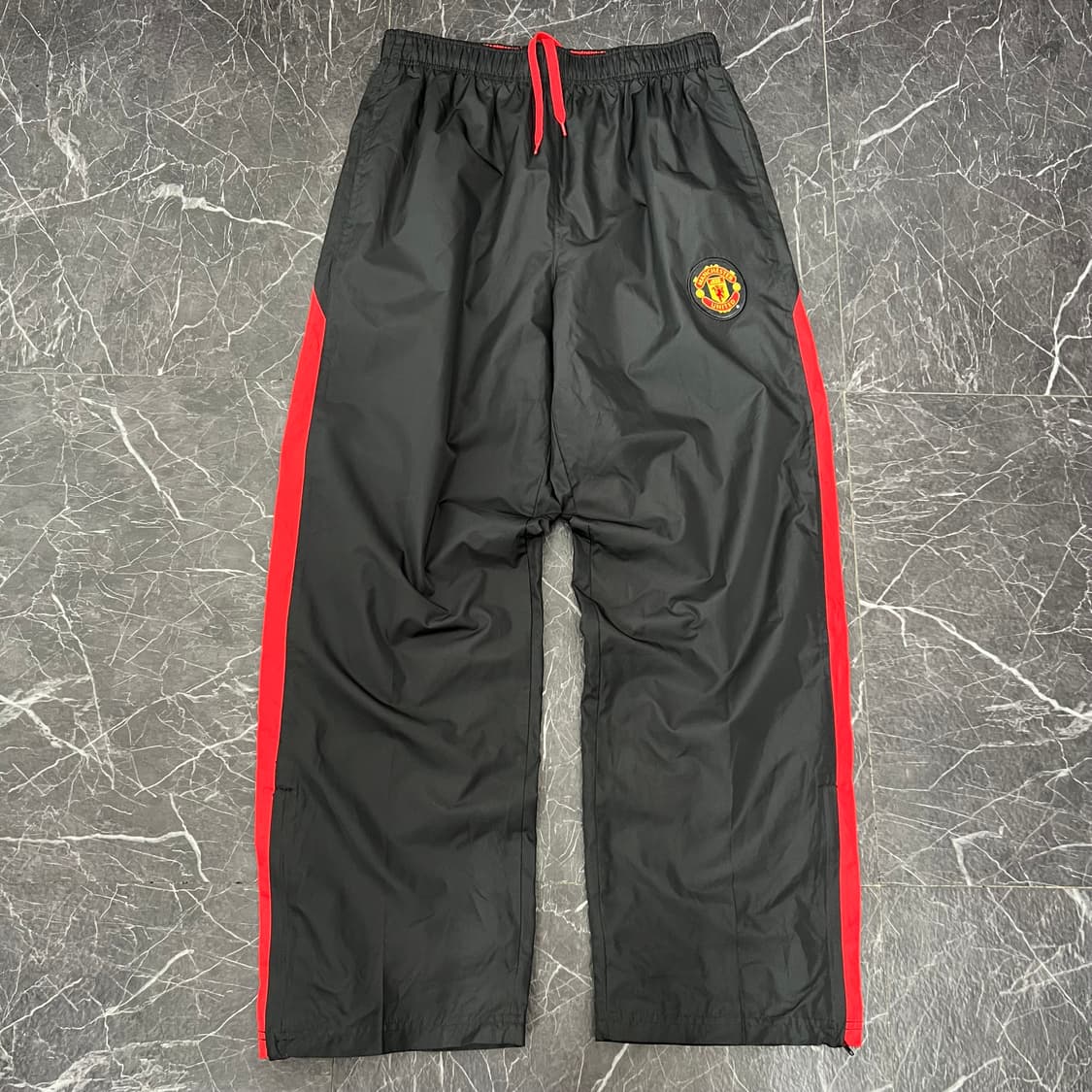맨체스터 유나이티드 엠블럼 와이드 트랙팬츠 상품이미지4
