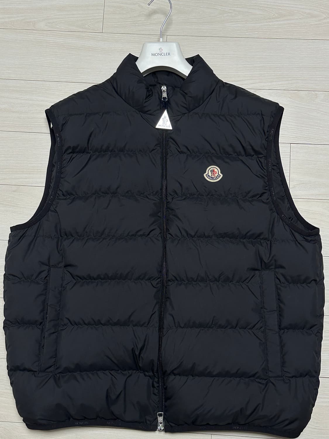 몽클레어 콘트린 다운 베스트 24fw 6(110) 국내판 상품이미지6