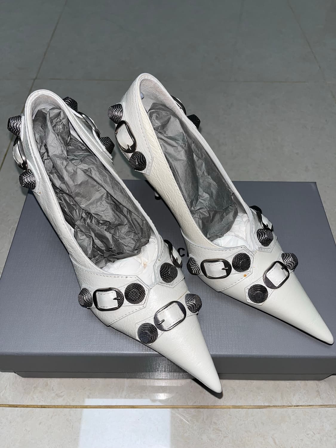 Cagole embellished leather pumps 36 상품이미지1