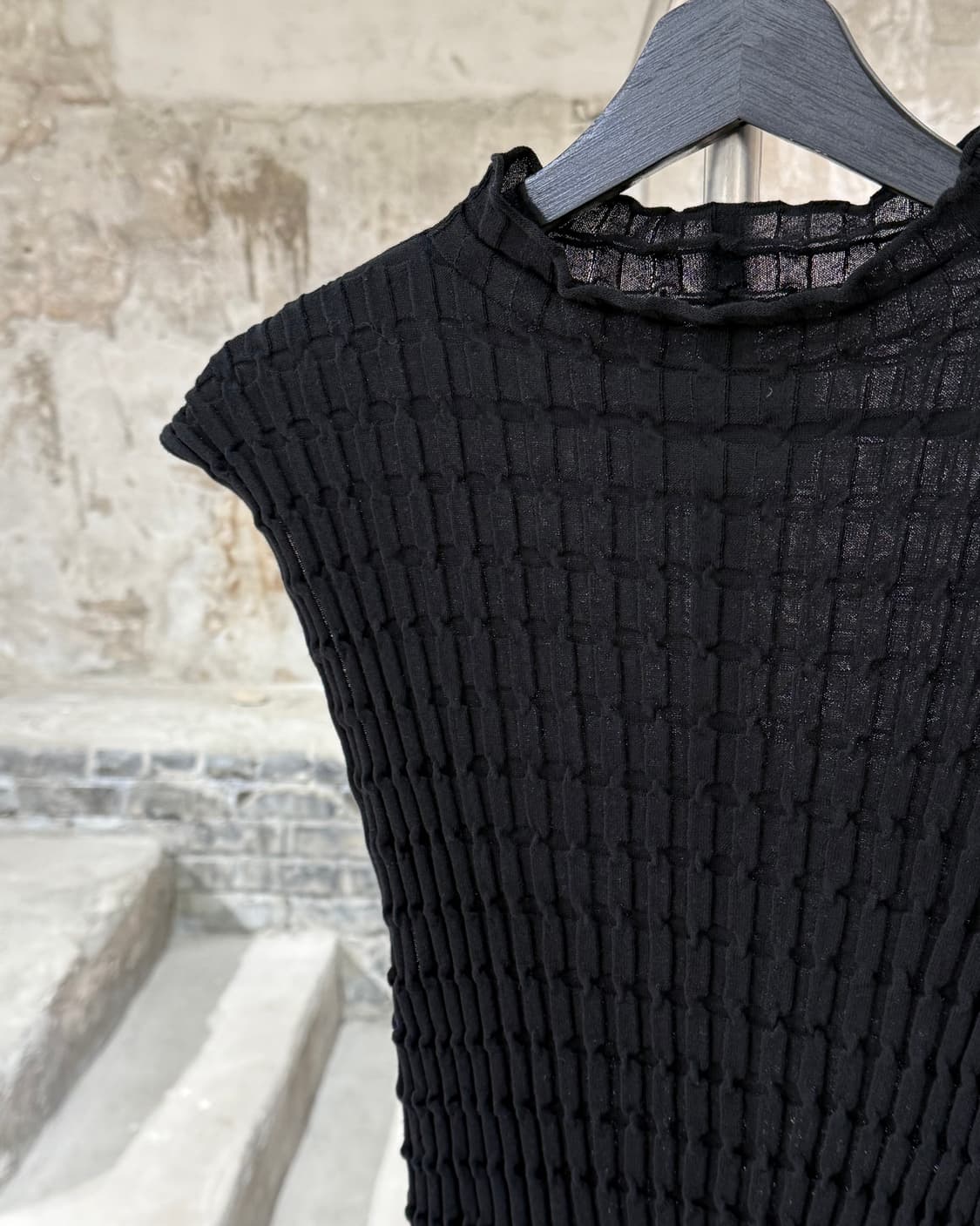 루스 블랙 리나 텍스쳐 미니 원피스 상품이미지2