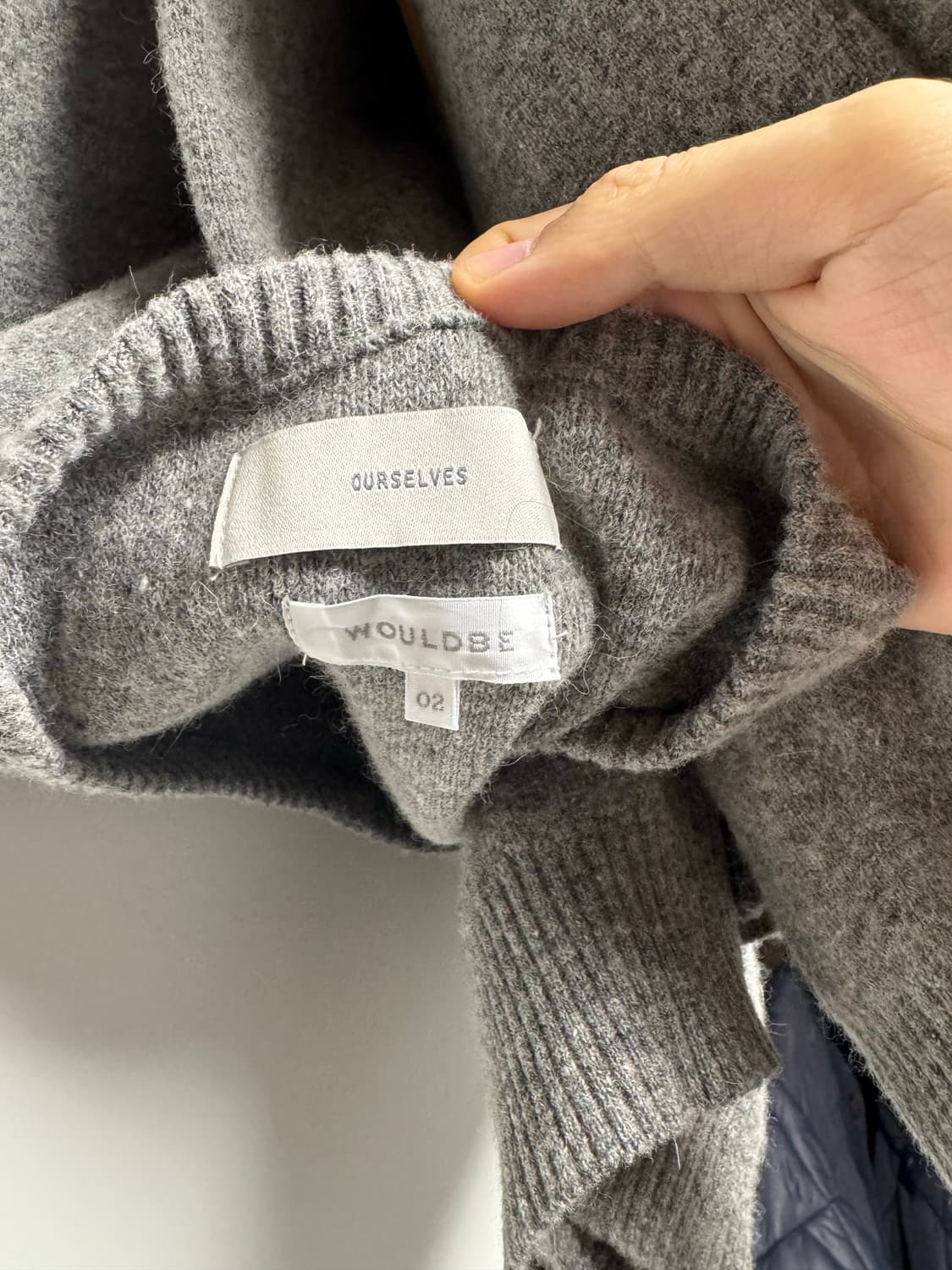 아워셀브스 우드비 브이넥 니트 2사이즈 판매 상품이미지3