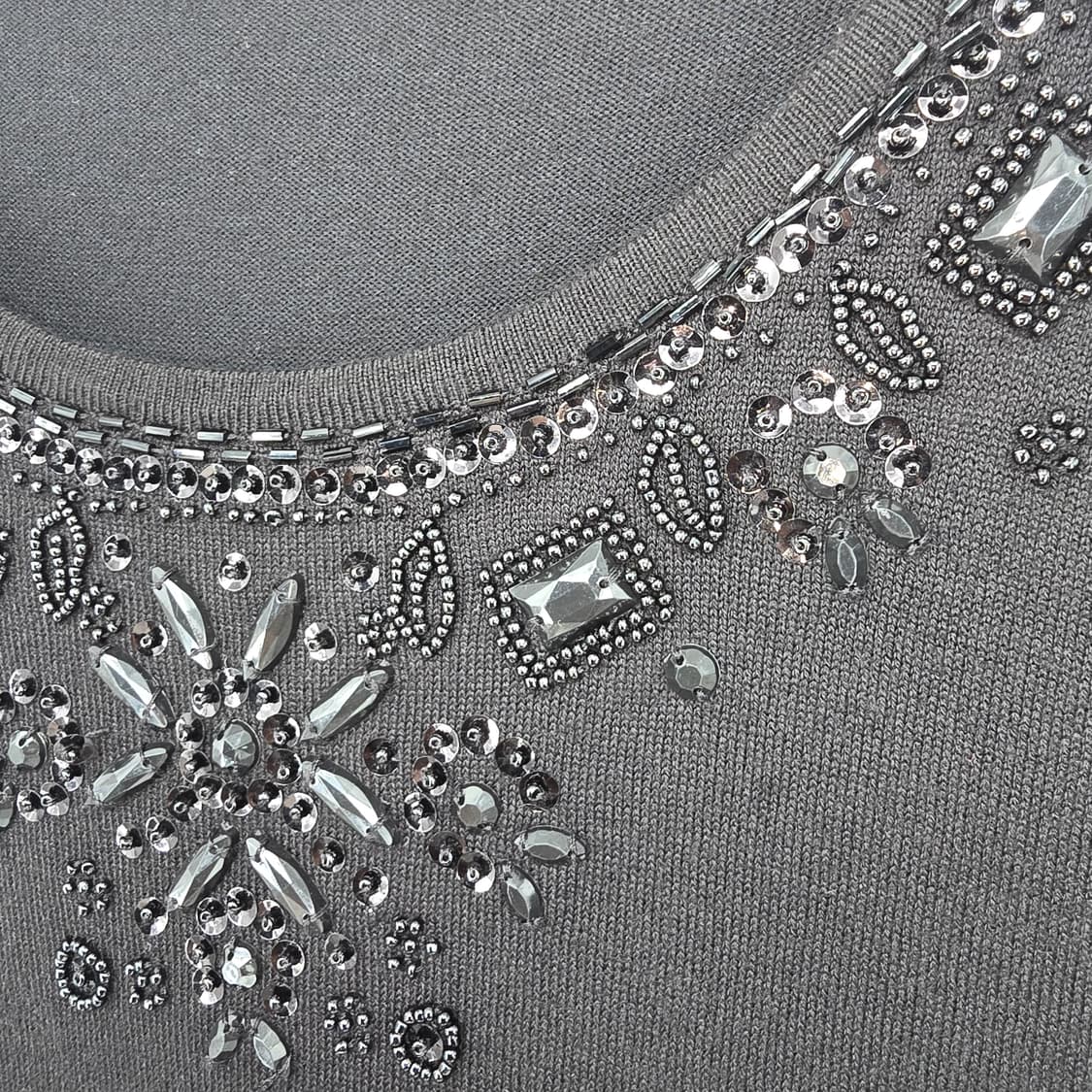 로라애슐리 비즈 장식 니트 블랙 티셔츠 여성 고급 니트 상품이미지4