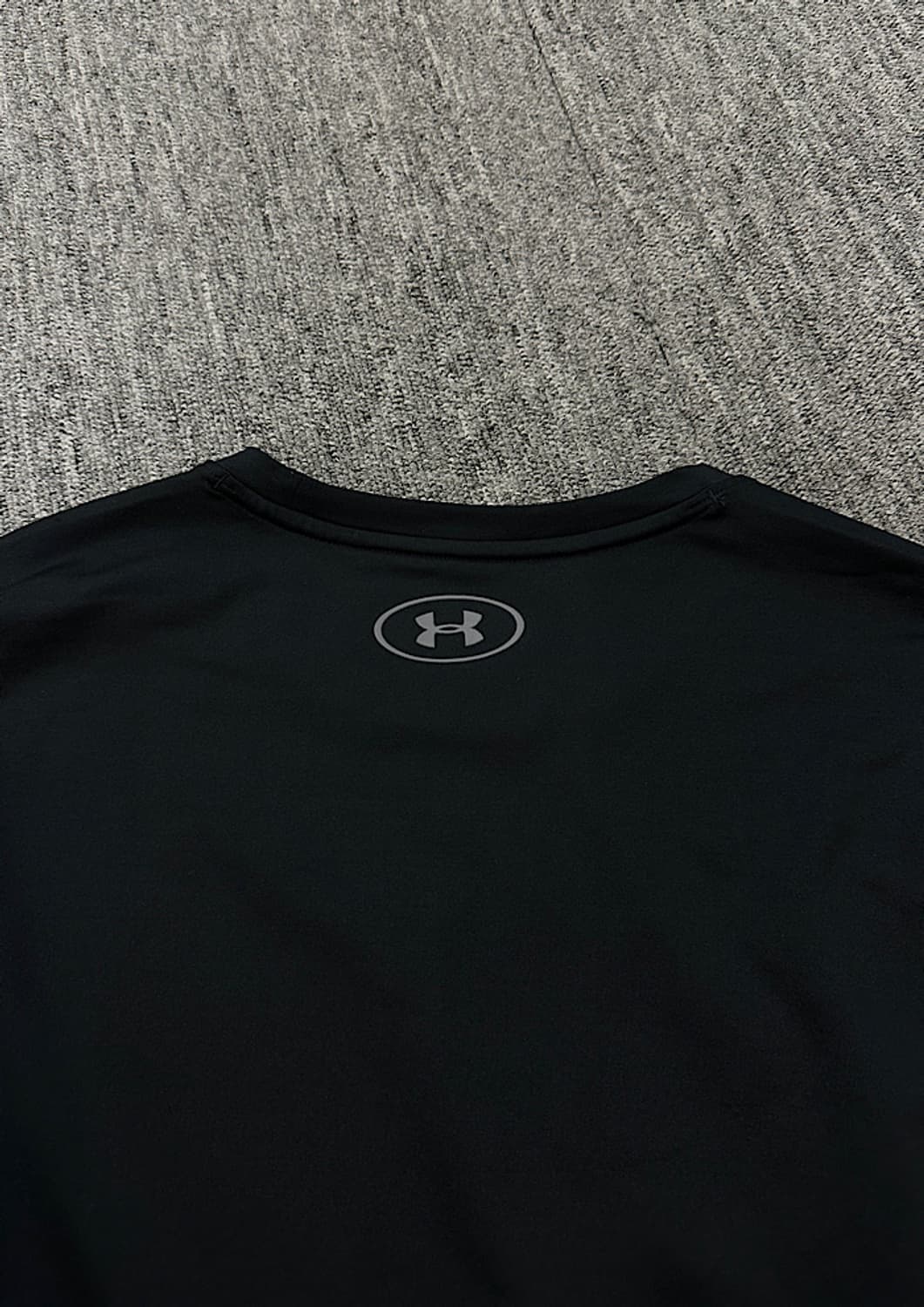 언더아머 기모 티셔츠 상품이미지3