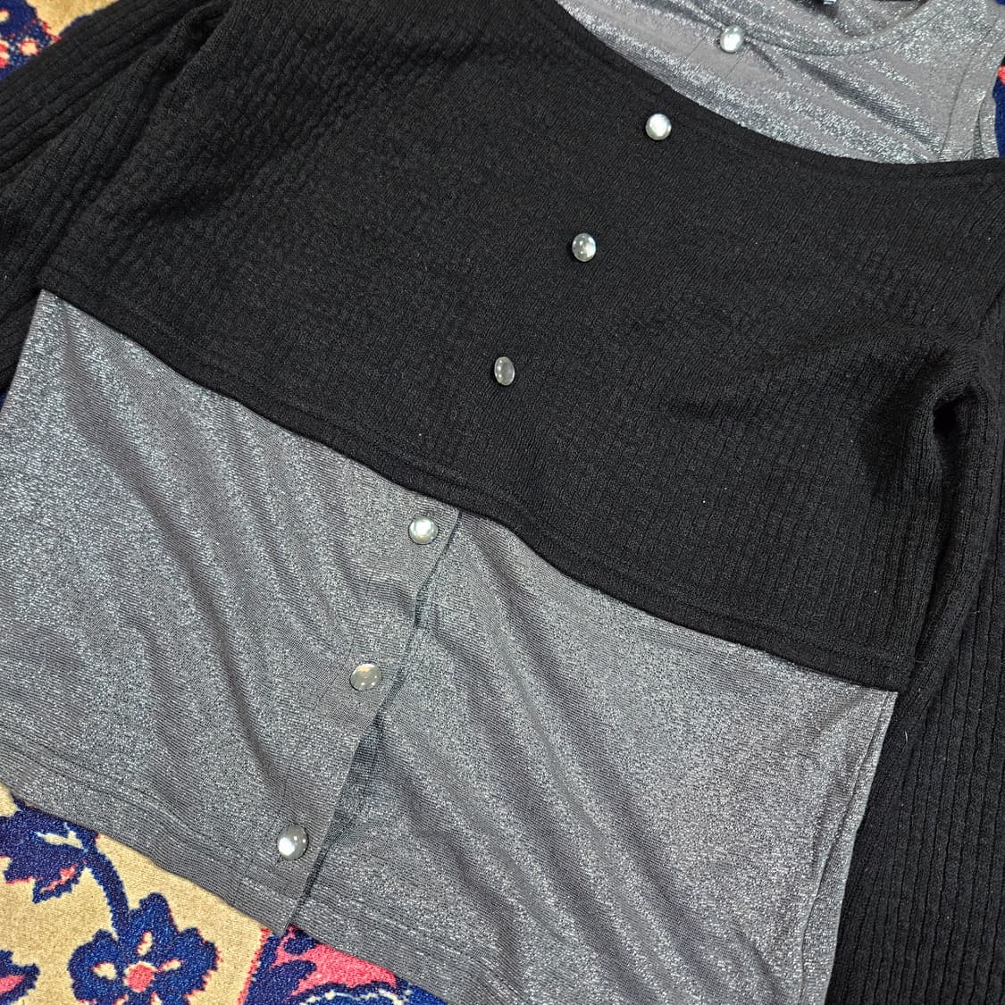 데비어퍼(DEBBY UPPER) 레이어드 펄 숄더 탑 Free 상품이미지5