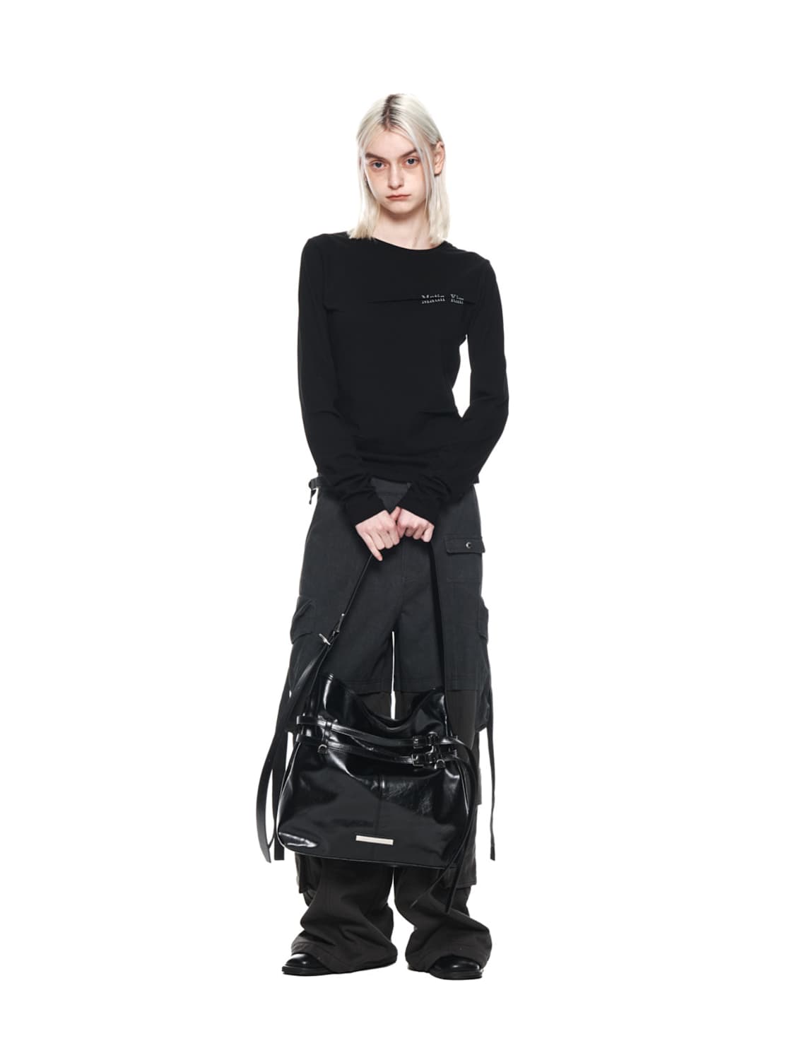 SLIT PINTUCK POINT TOP BLACK 상품이미지2