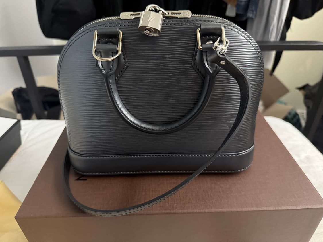 루이비통 anthrac nacre 색상 알마 에피백 알마bb  상품이미지1