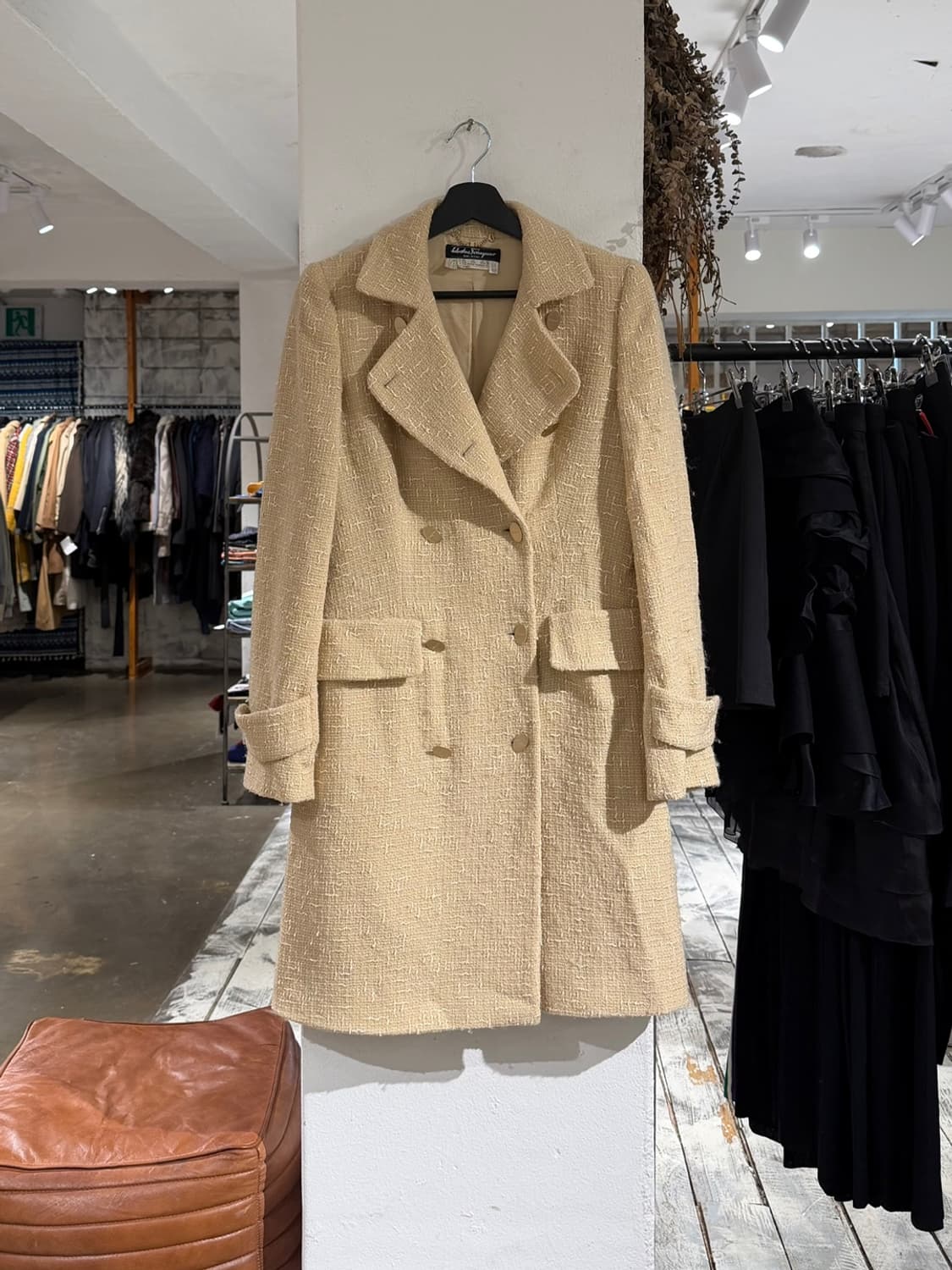 살바토레 페라가모 라이트골드 울 트위드 더블버튼 롱코트 상품이미지1