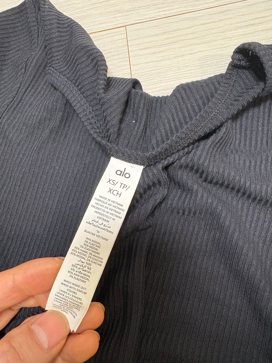 ALO 알로 립 사이드 셔링 탑 블랙 XS(44-55) 상품이미지2