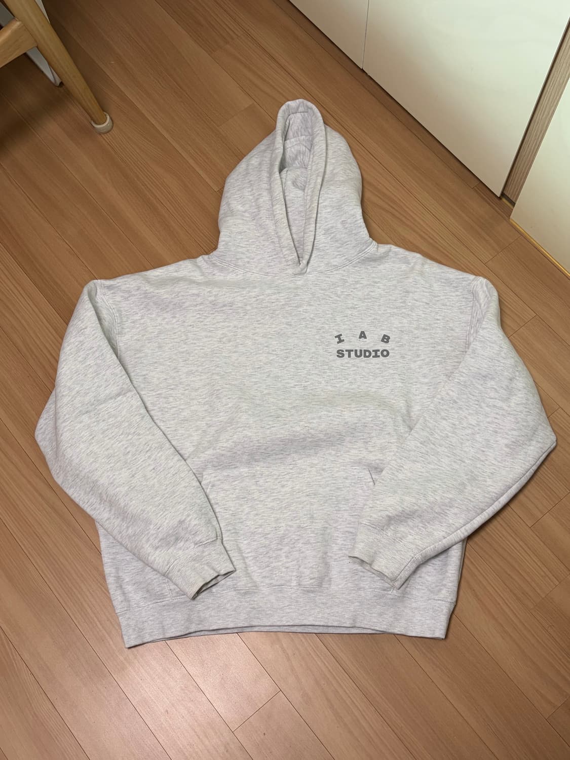 아이앱 스튜디오 10주년 후드 라이트 그레이 XL 105 상품이미지1