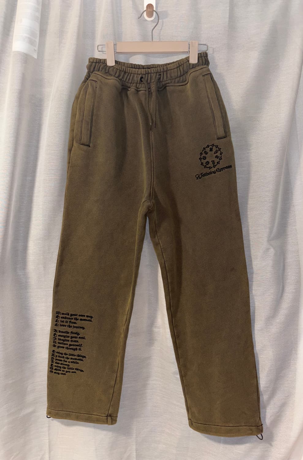 웰빙익스프레스 Message Sweat Pants Ash Khaki 상품이미지1