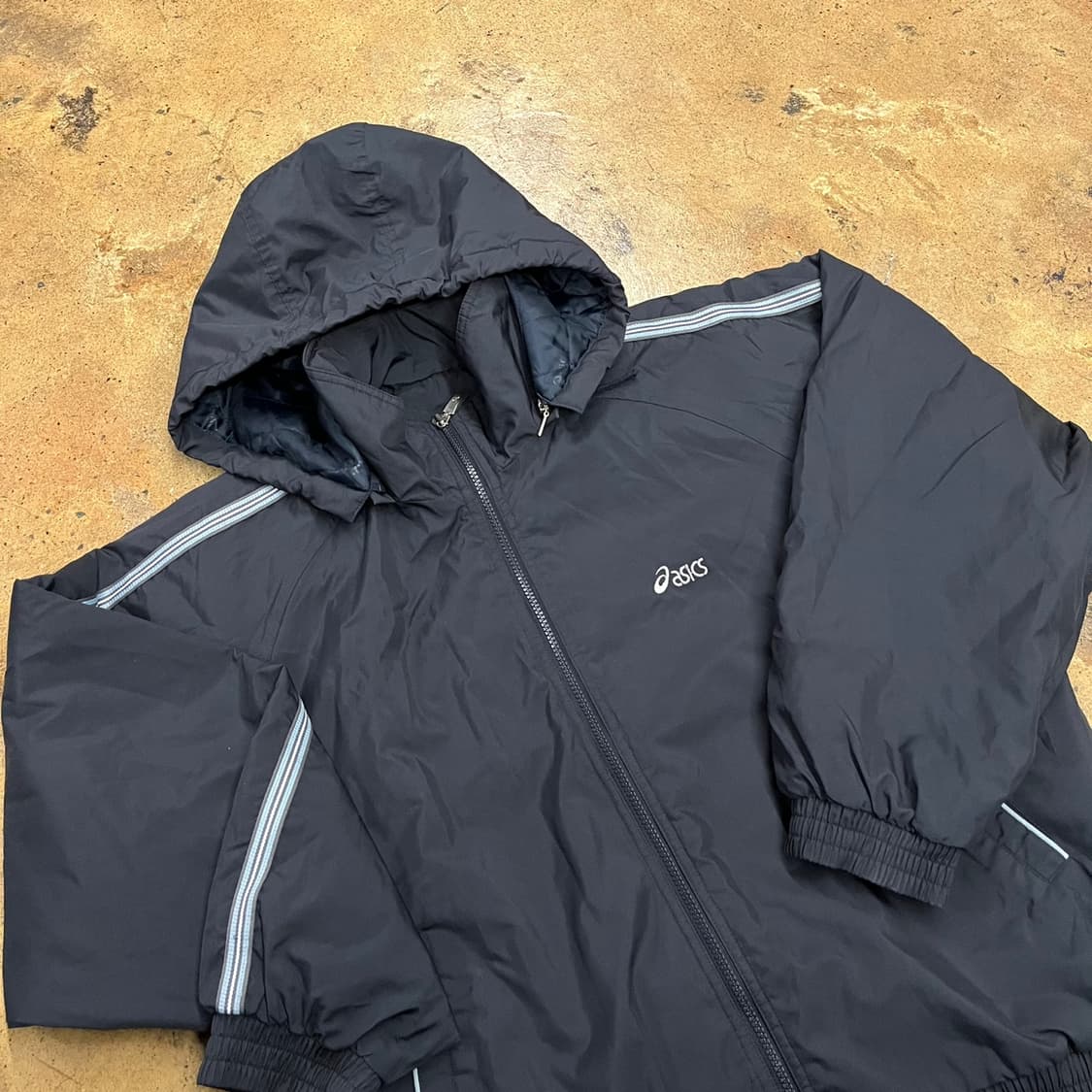 [정품/100] 아식스 블랙 후드 바람막이 점퍼 b10 상품이미지1